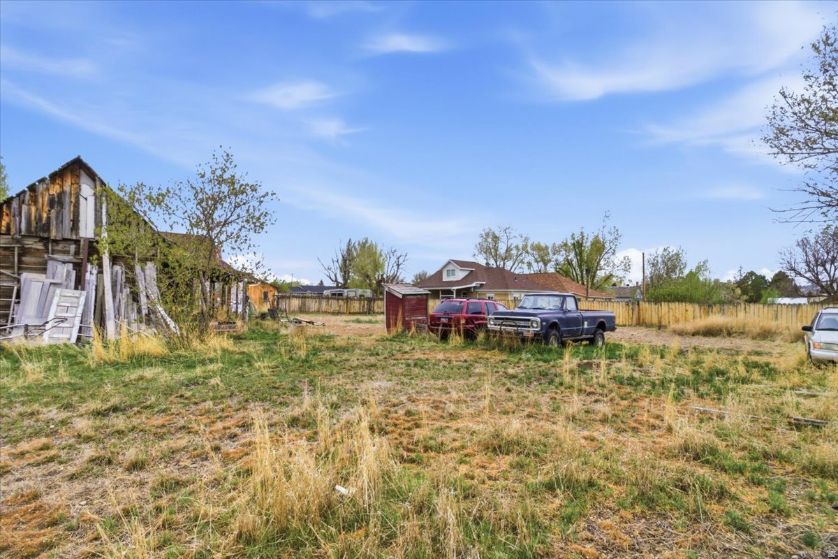 main property photo 30