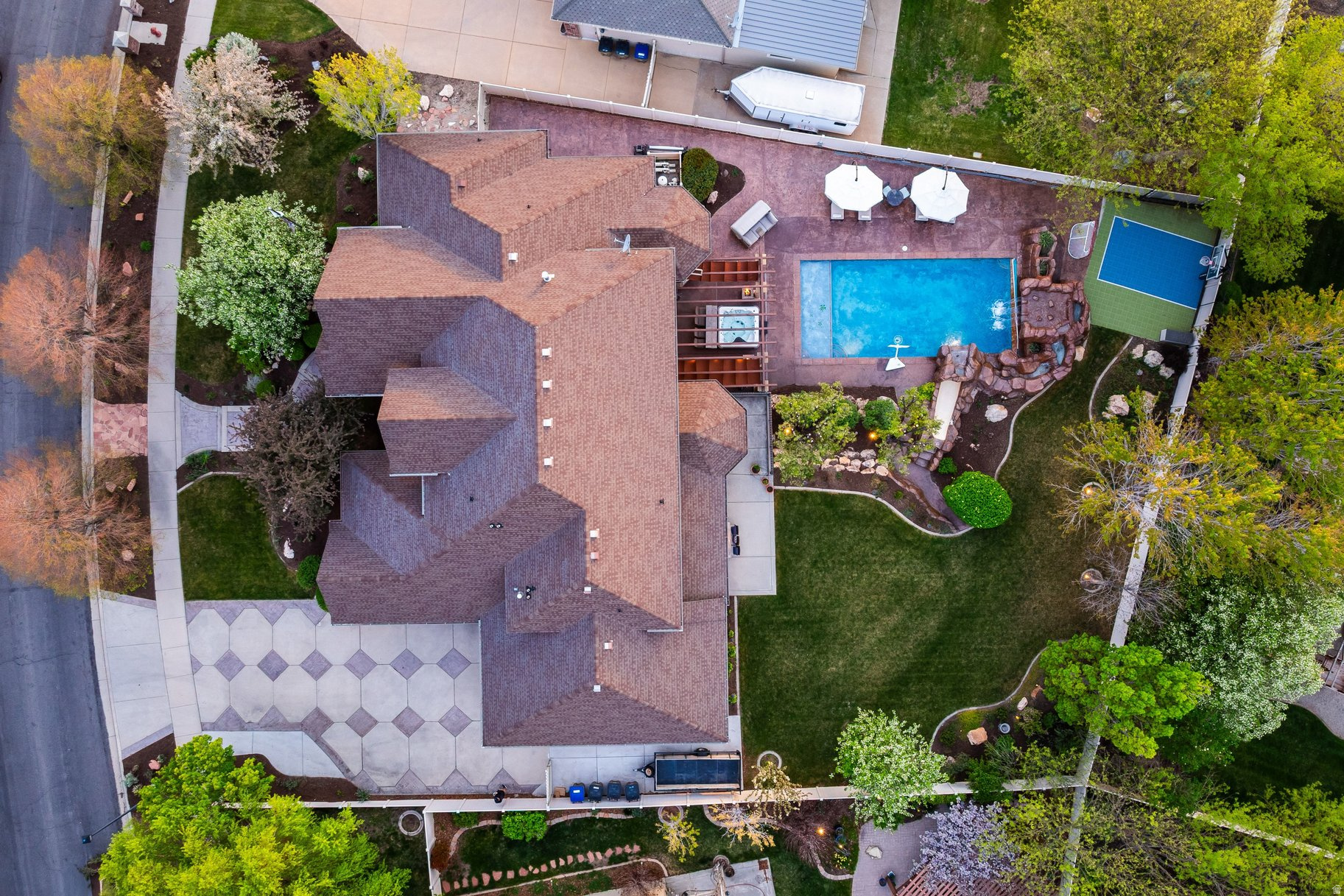 main property photo 7