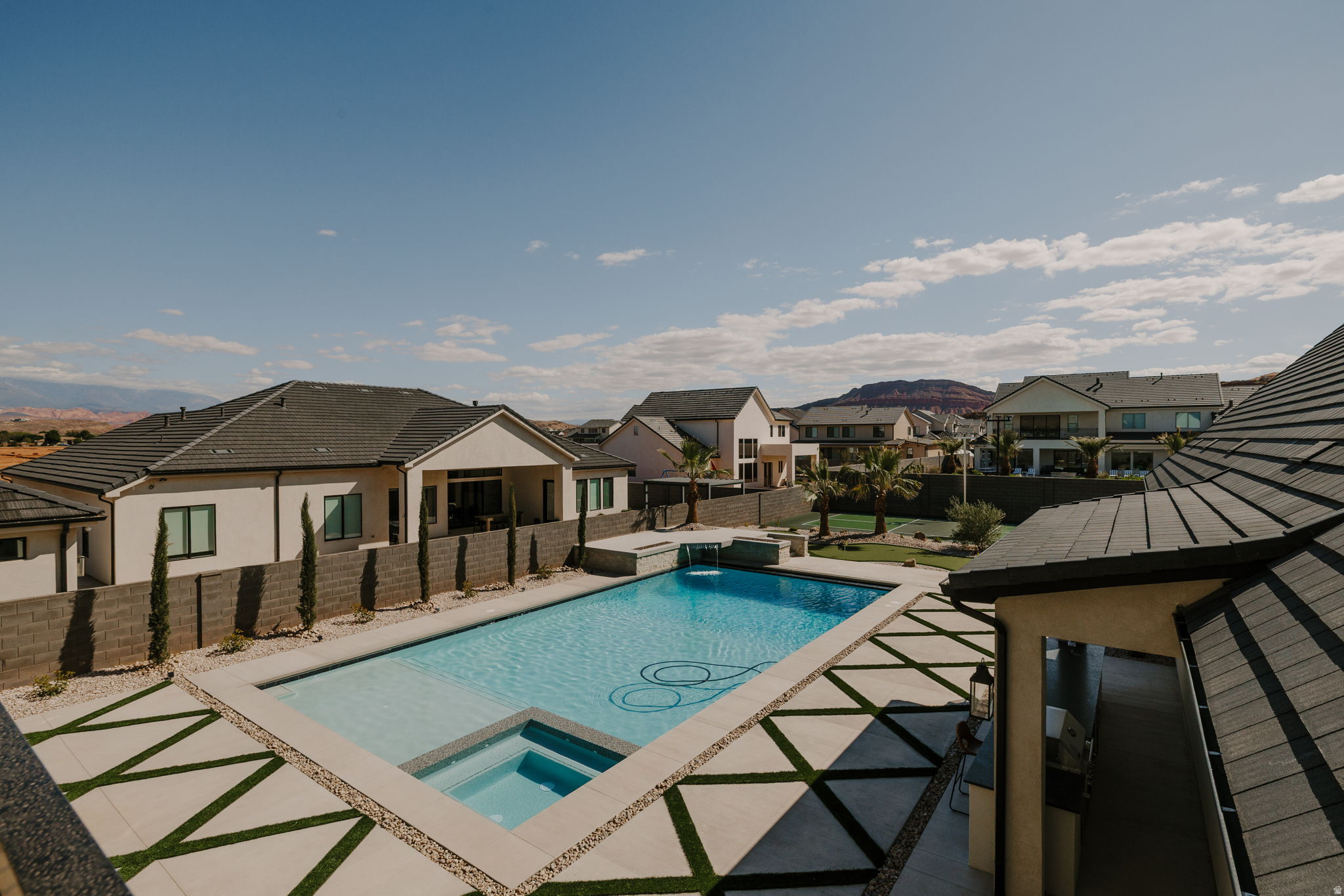 main property photo 33