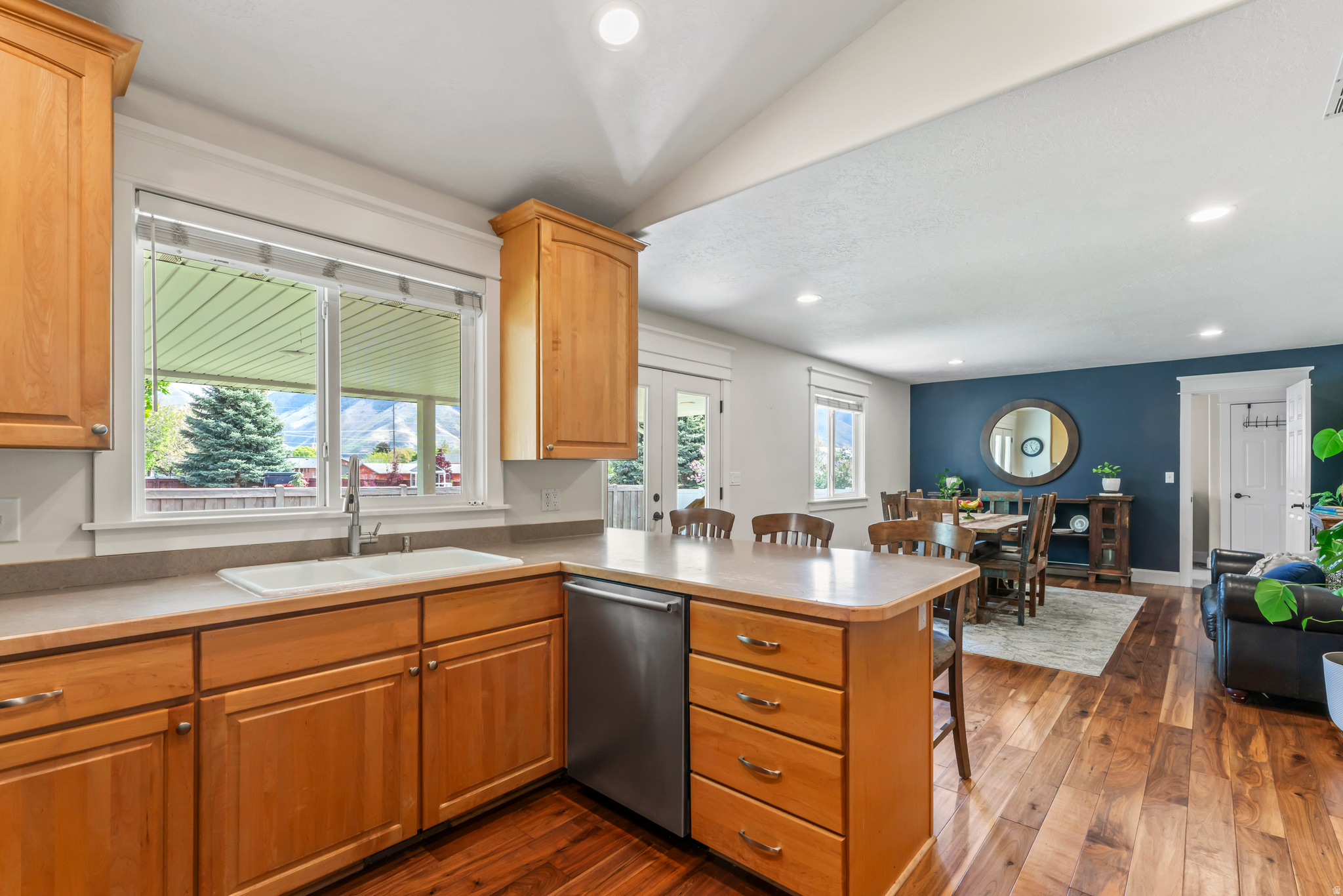 main property photo 7