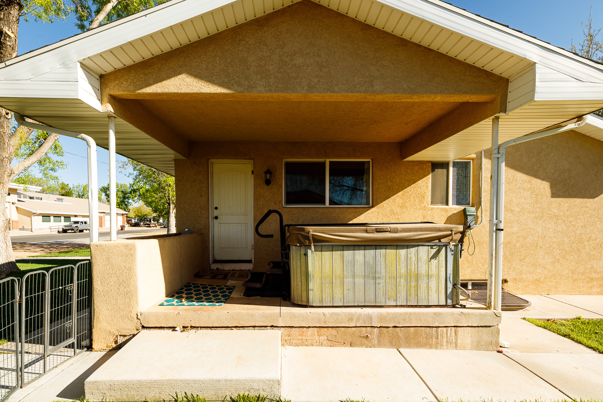 main property photo 30