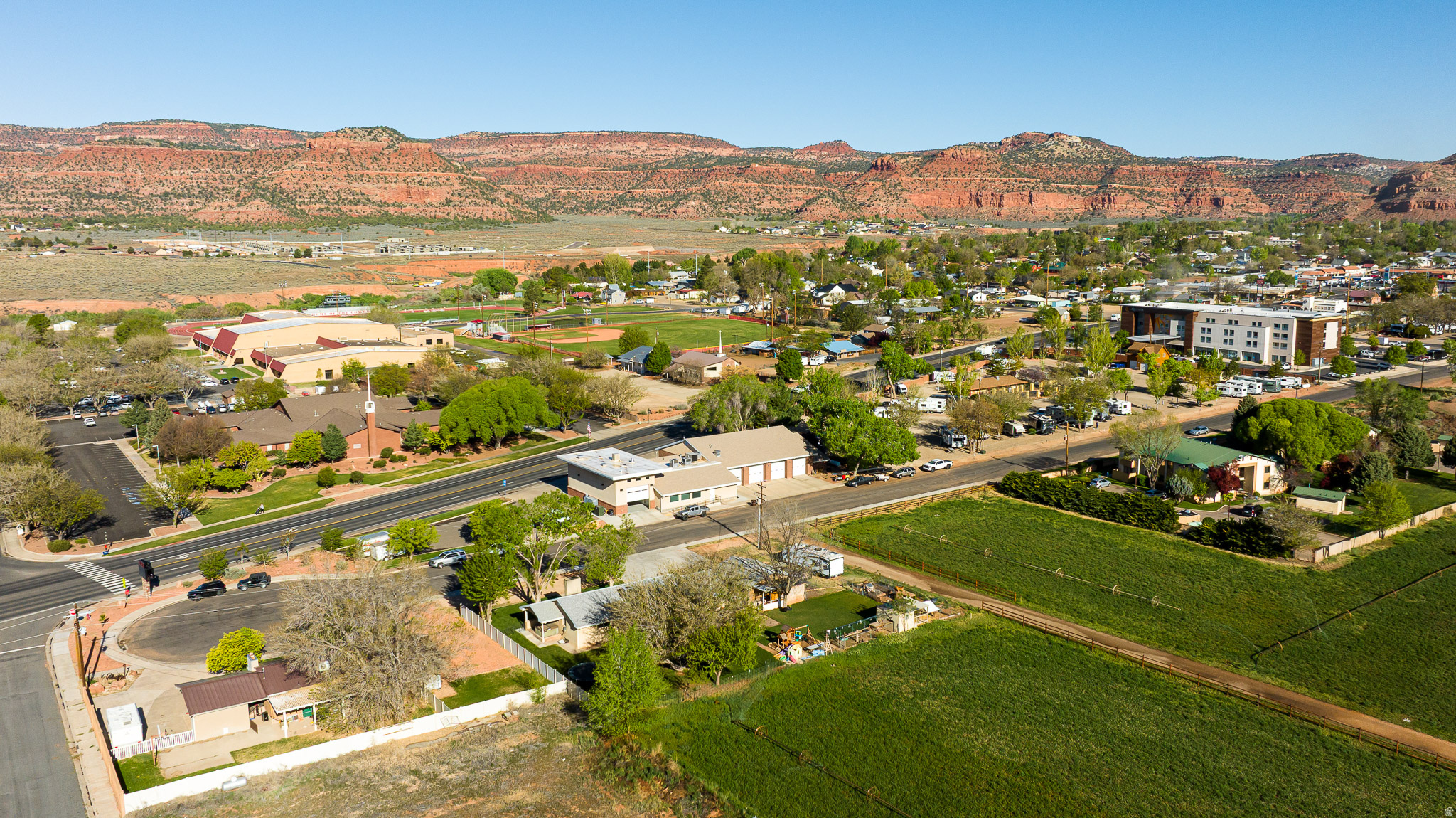 main property photo 40