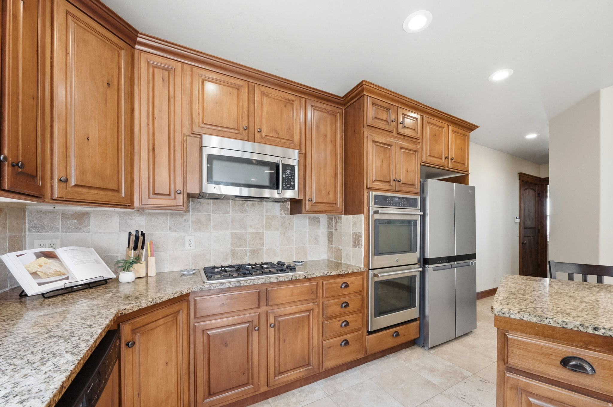 main property photo 12