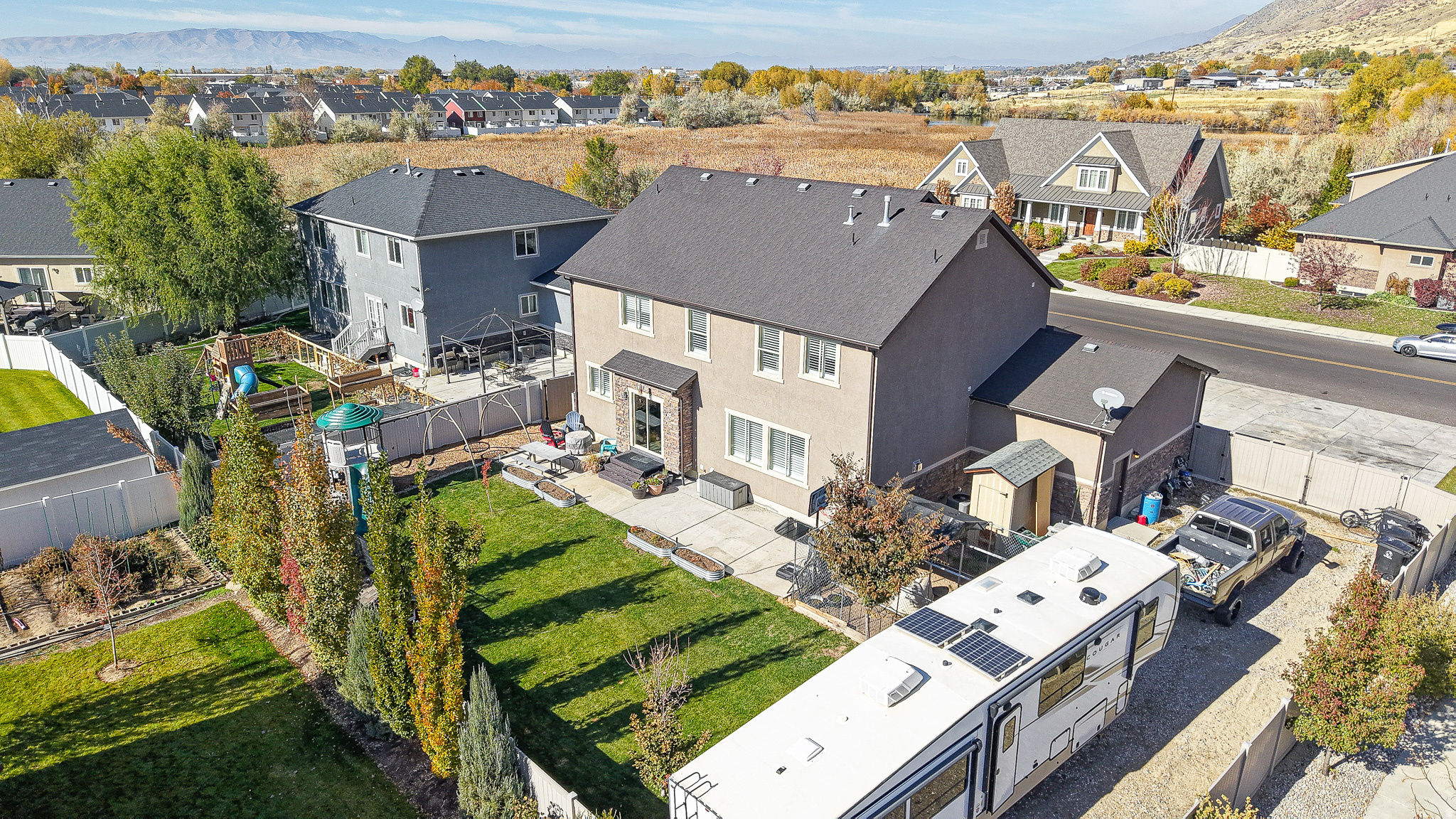 main property photo 45