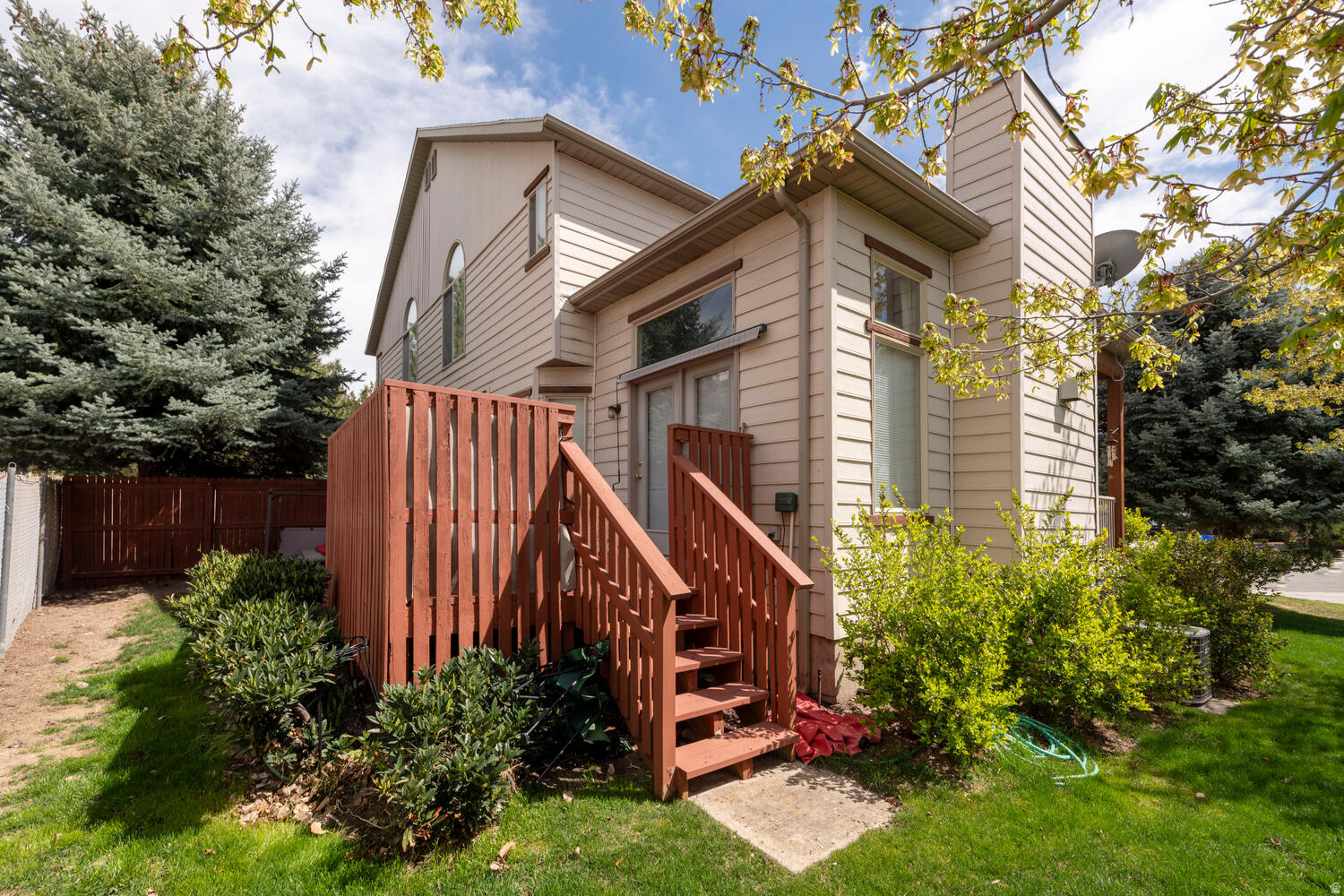 main property photo 18