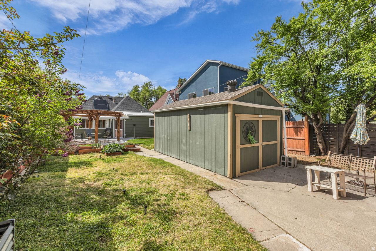 main property photo 21