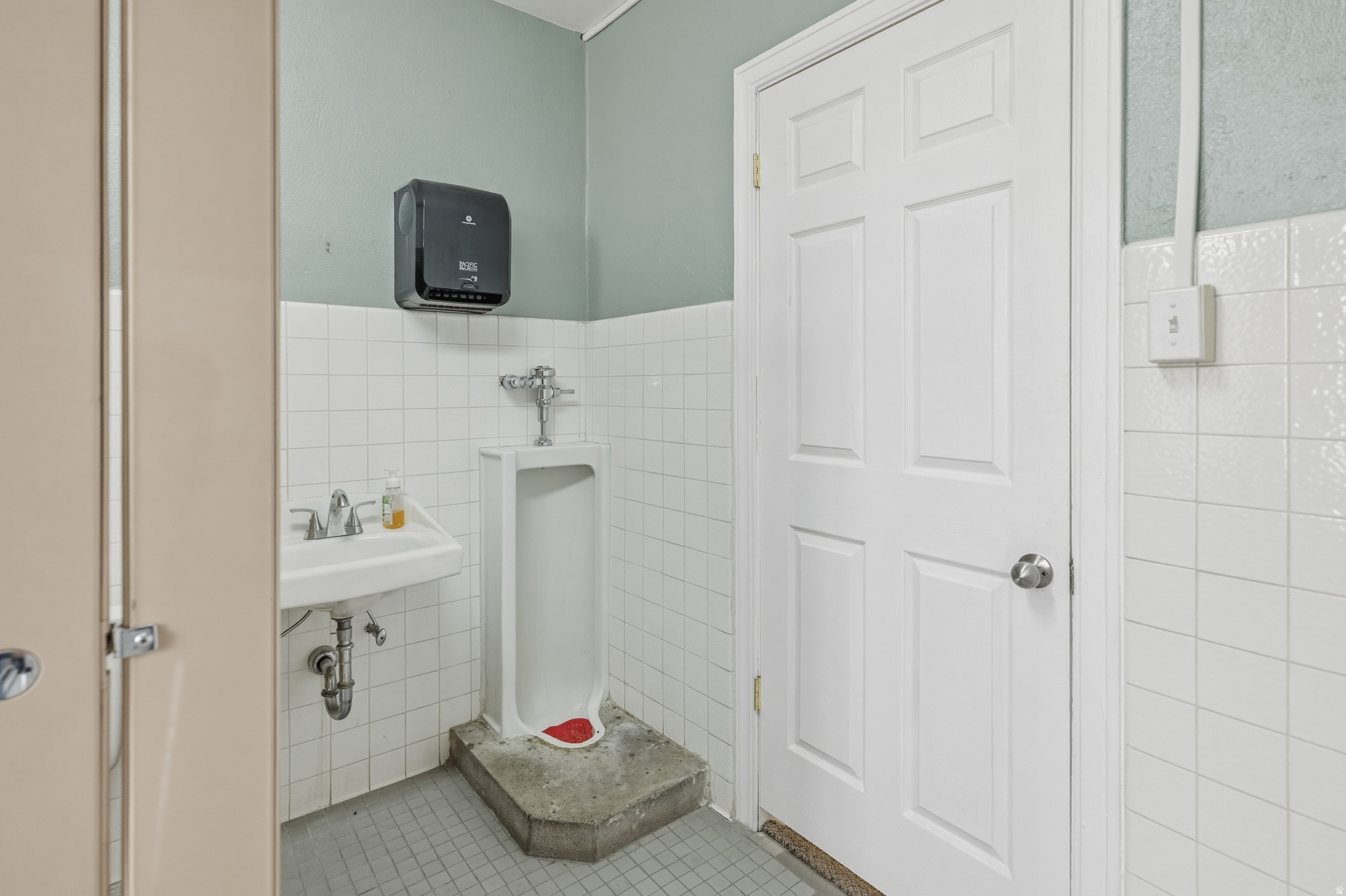 main property photo 17
