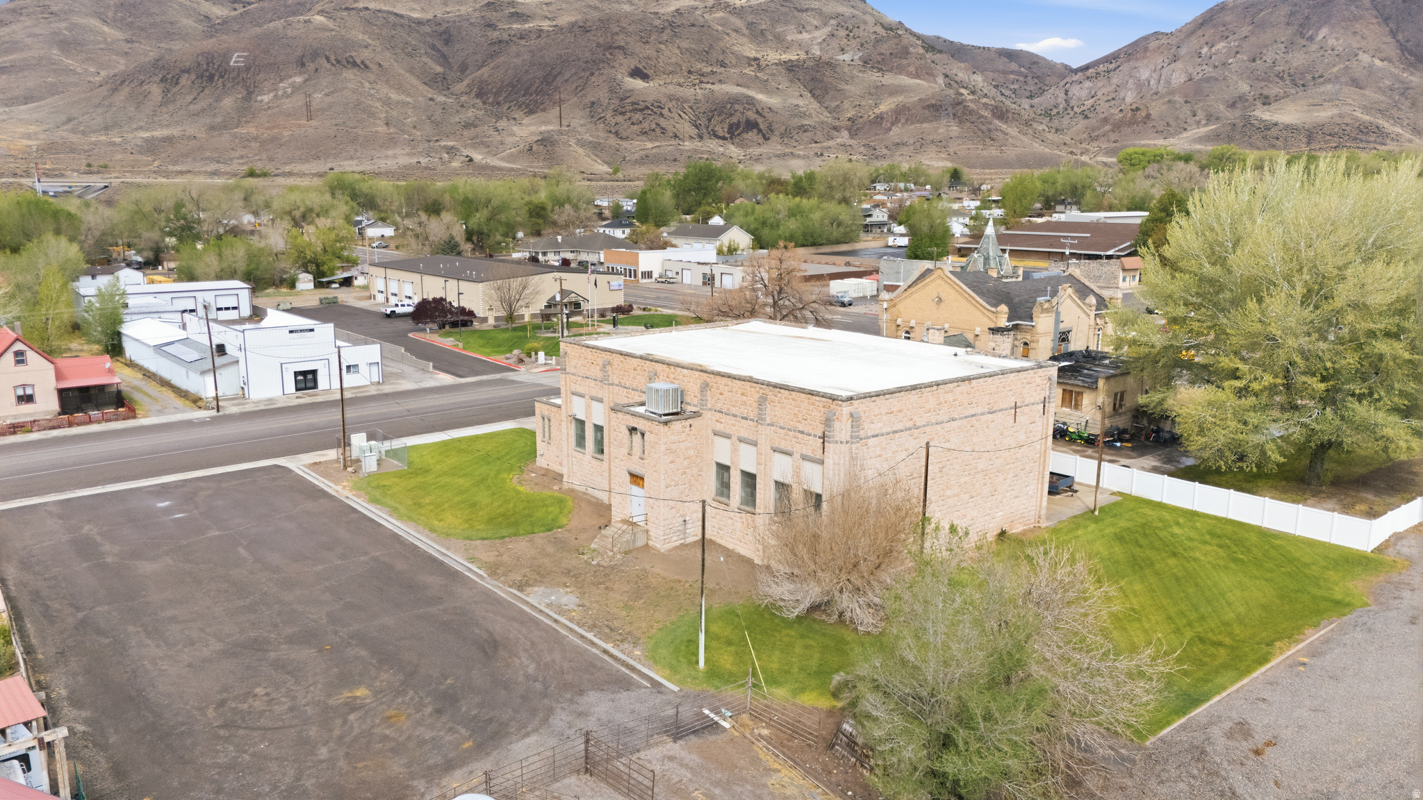 main property photo 5