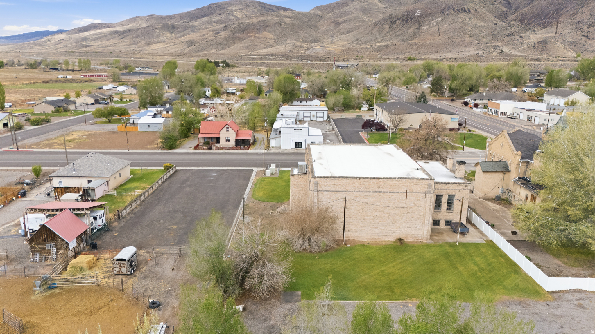 main property photo 6