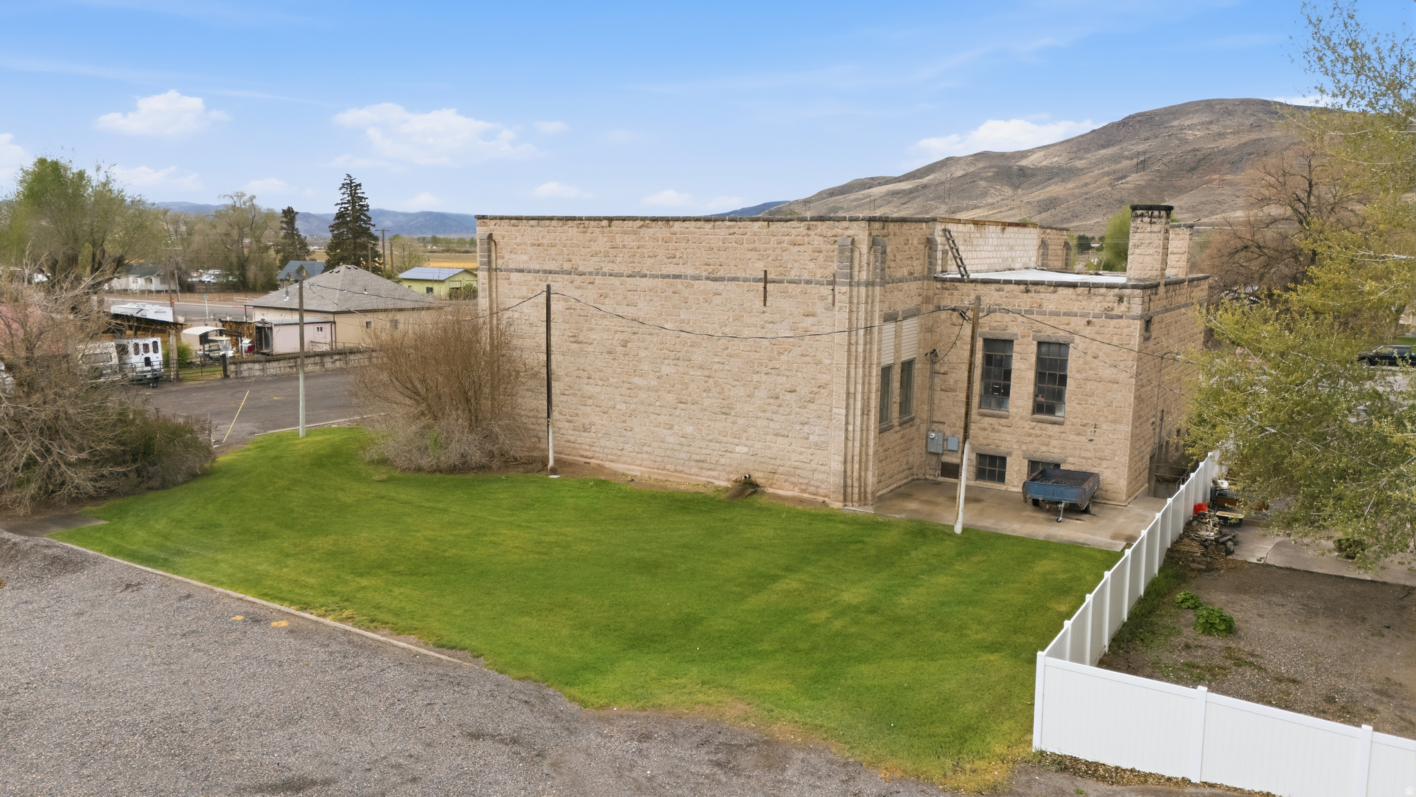 main property photo 7