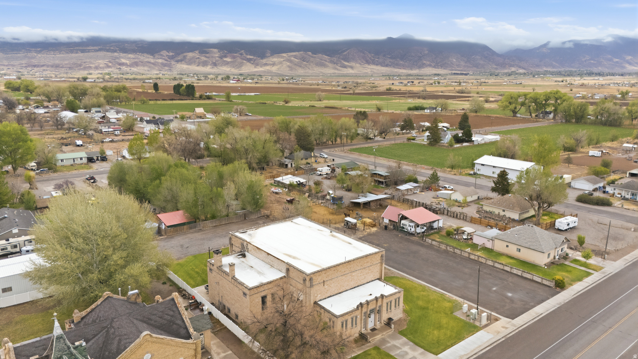 main property photo 9