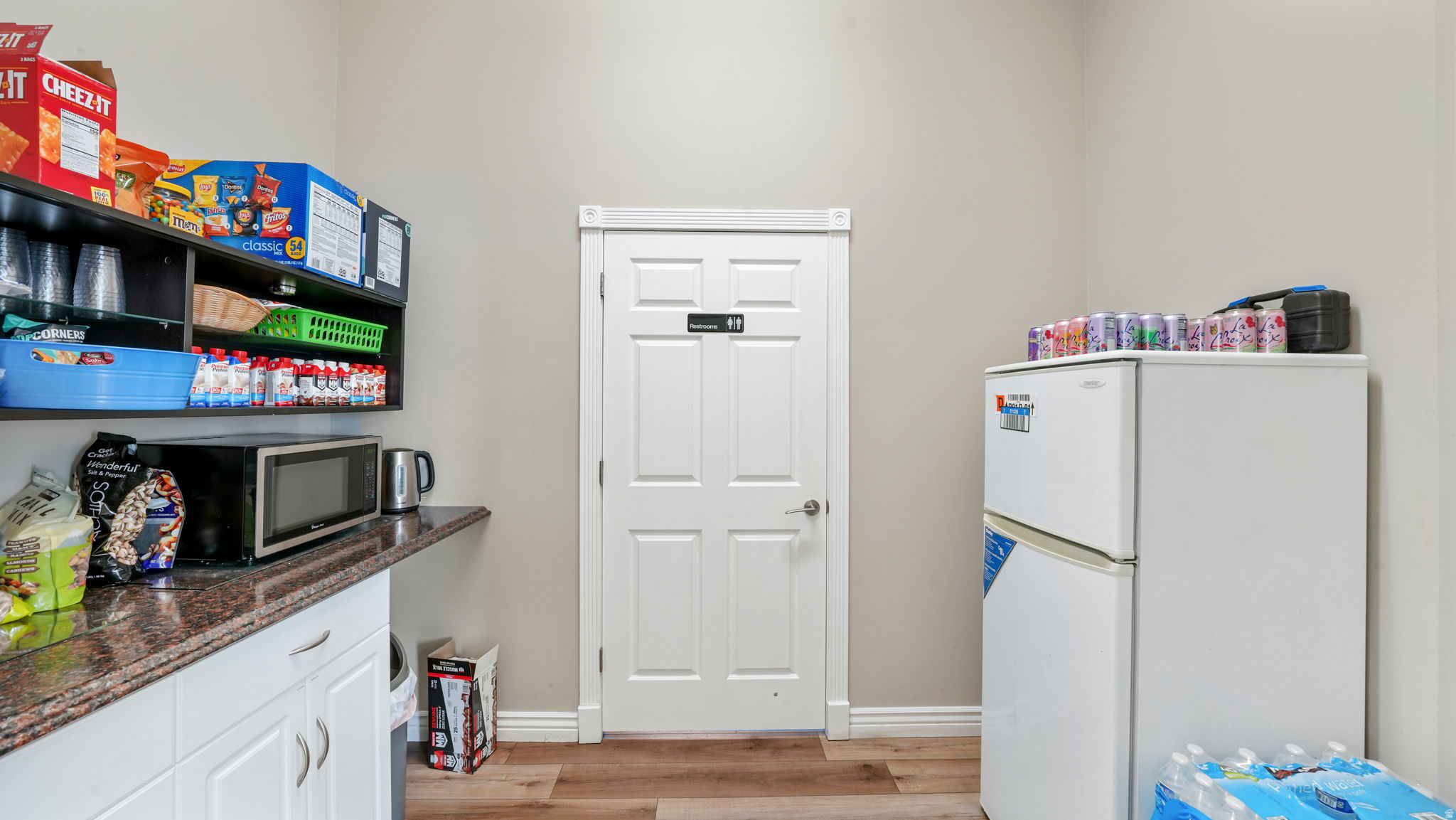 main property photo 13