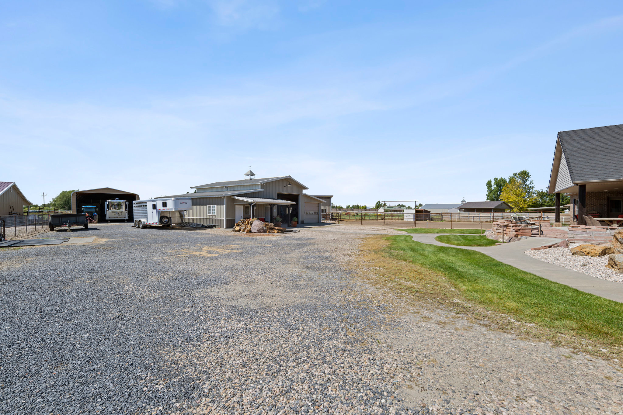 main property photo 19