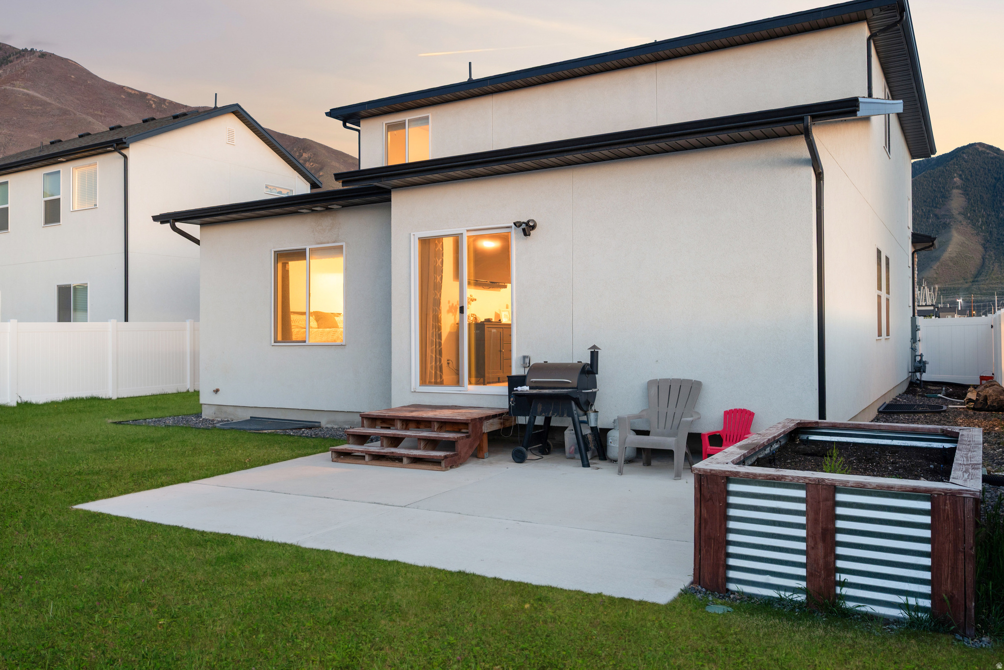 main property photo 32