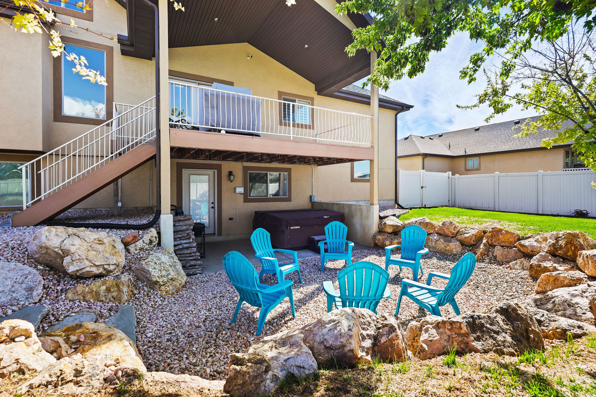 main property photo 40