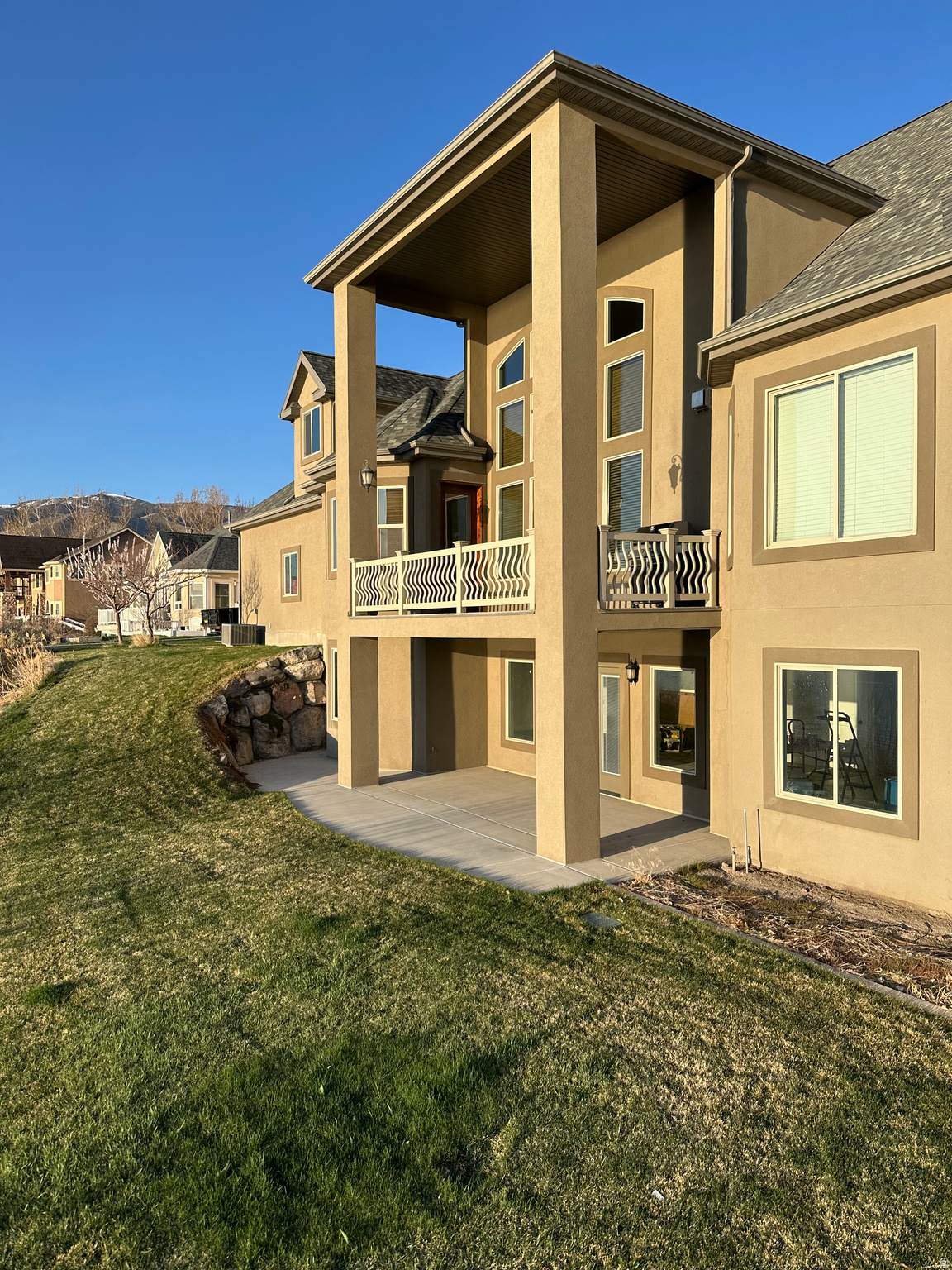 main property photo 12