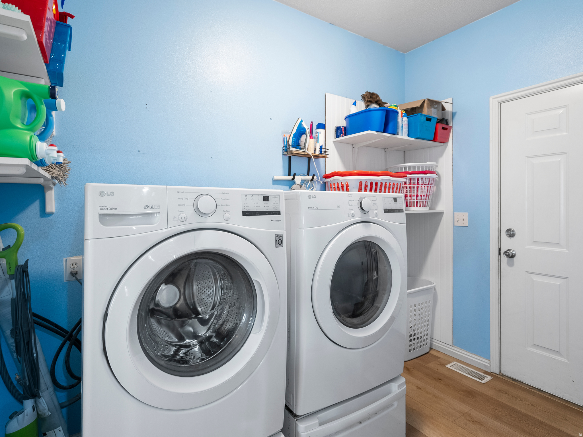 main property photo 17