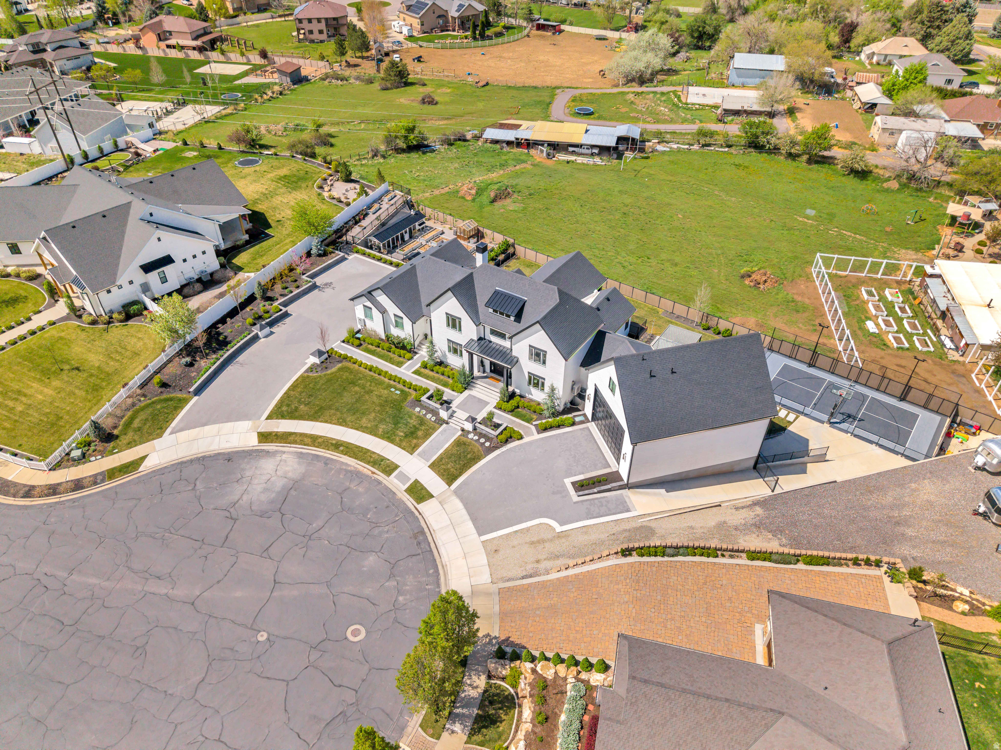 main property photo 27