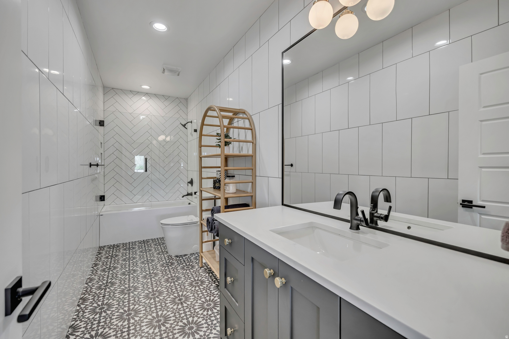 main property photo 74
