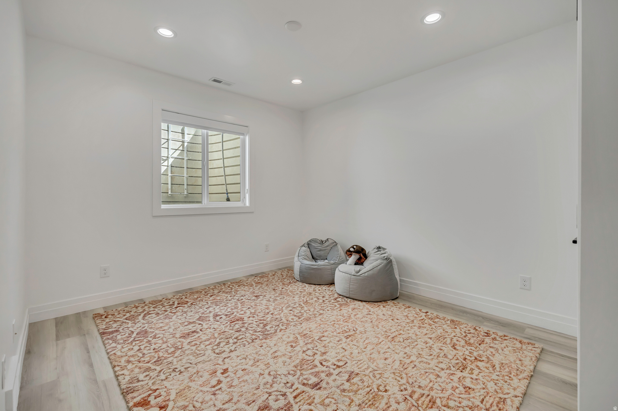 main property photo 75