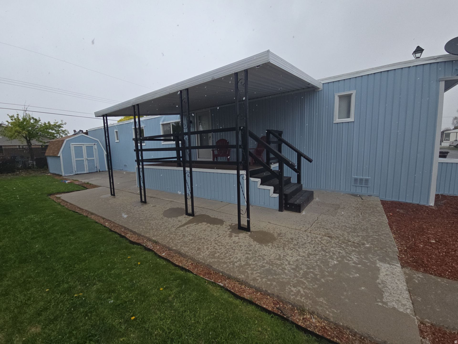 main property photo 28