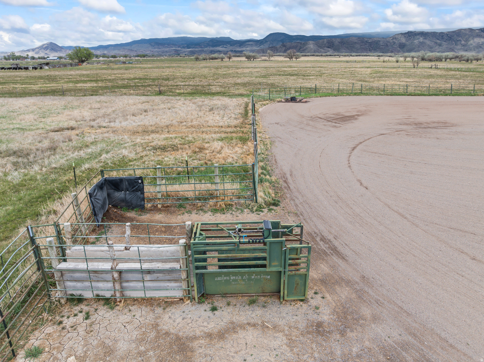 main property photo 16