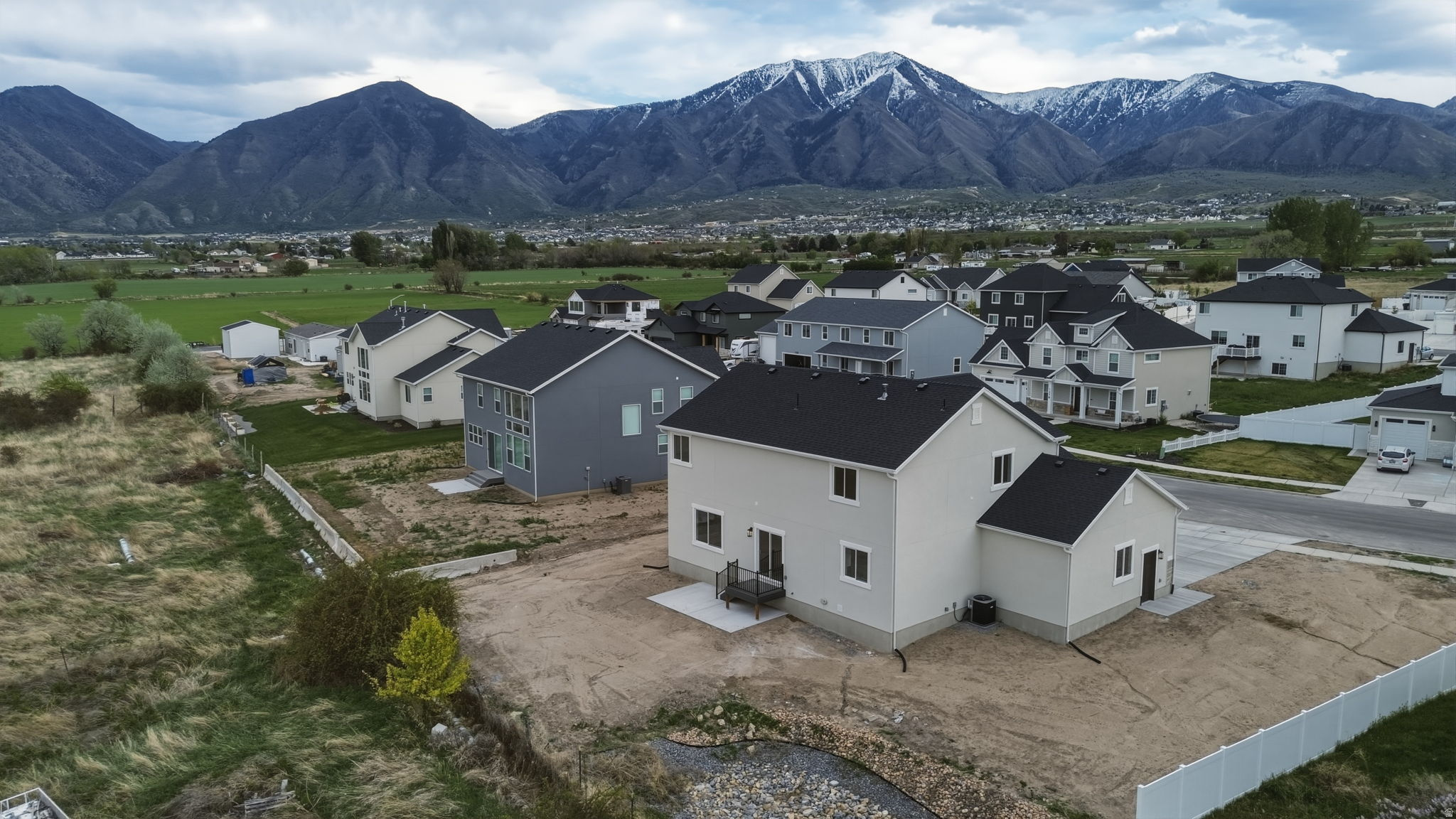 main property photo 30