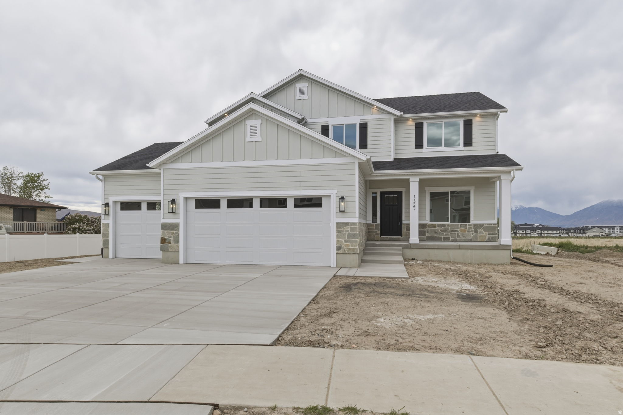 main property photo 35