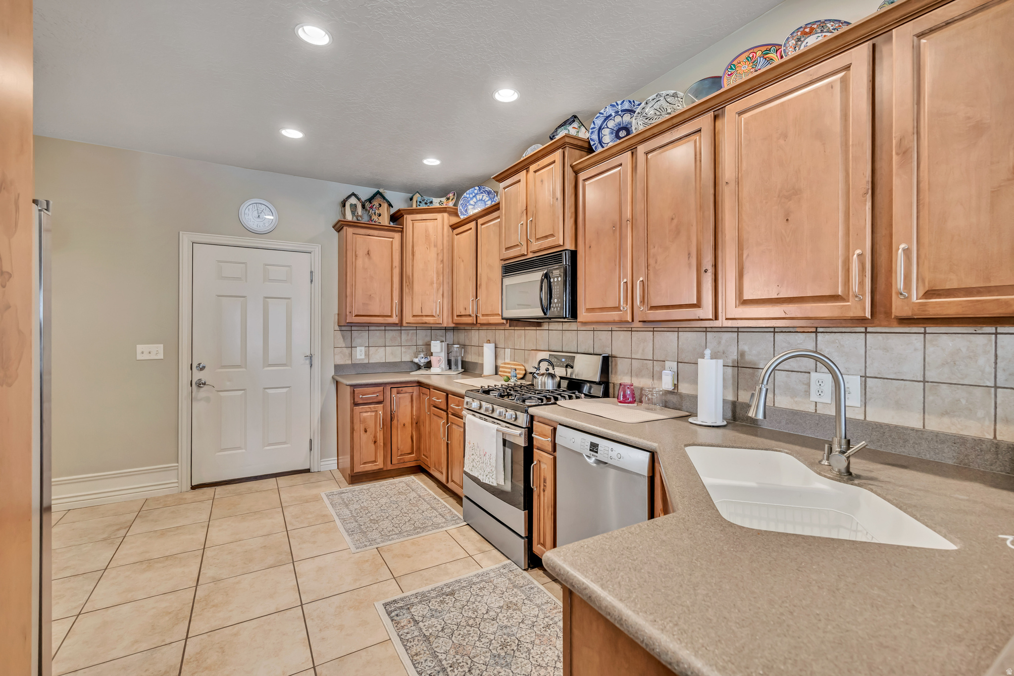 main property photo 7