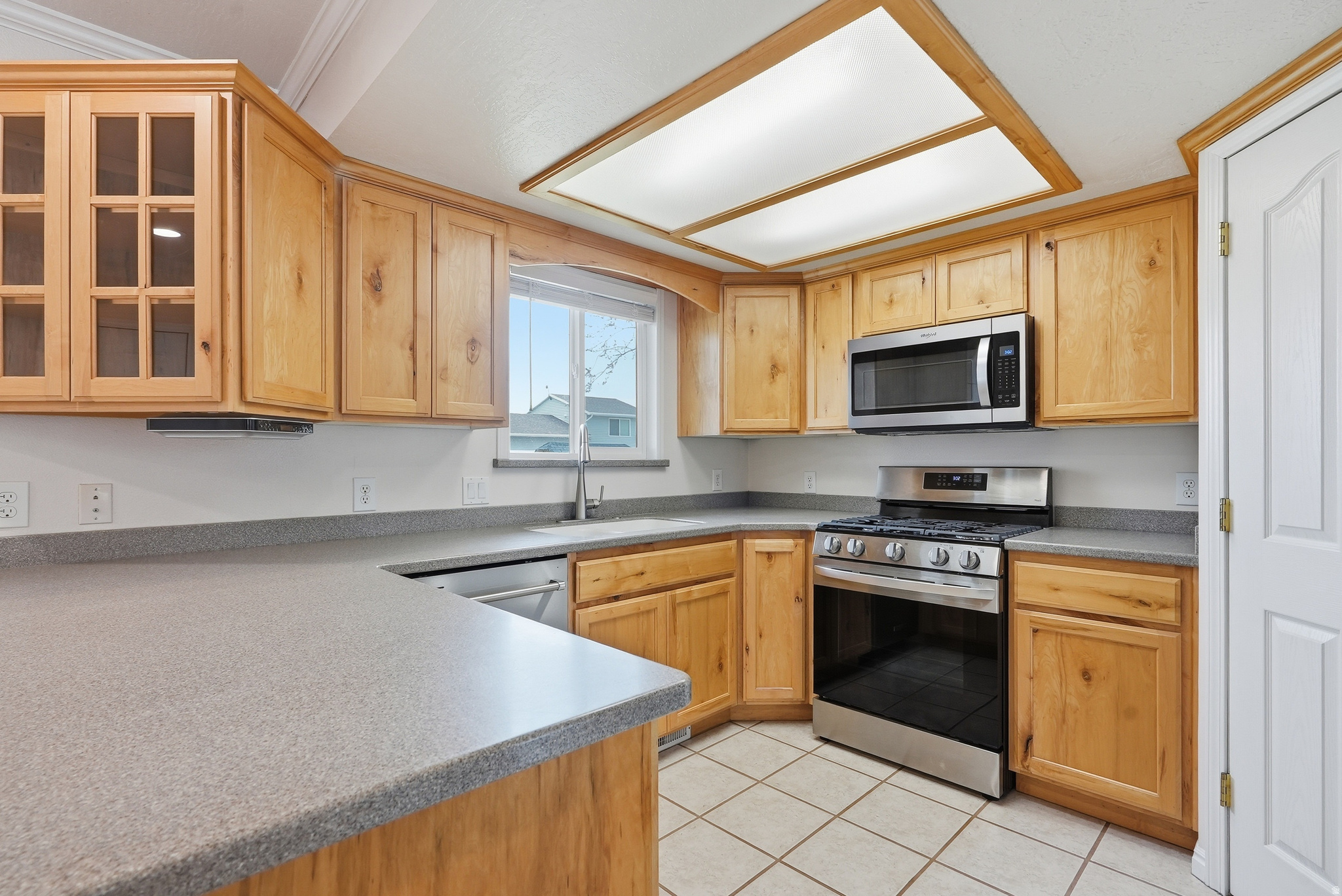 main property photo 9