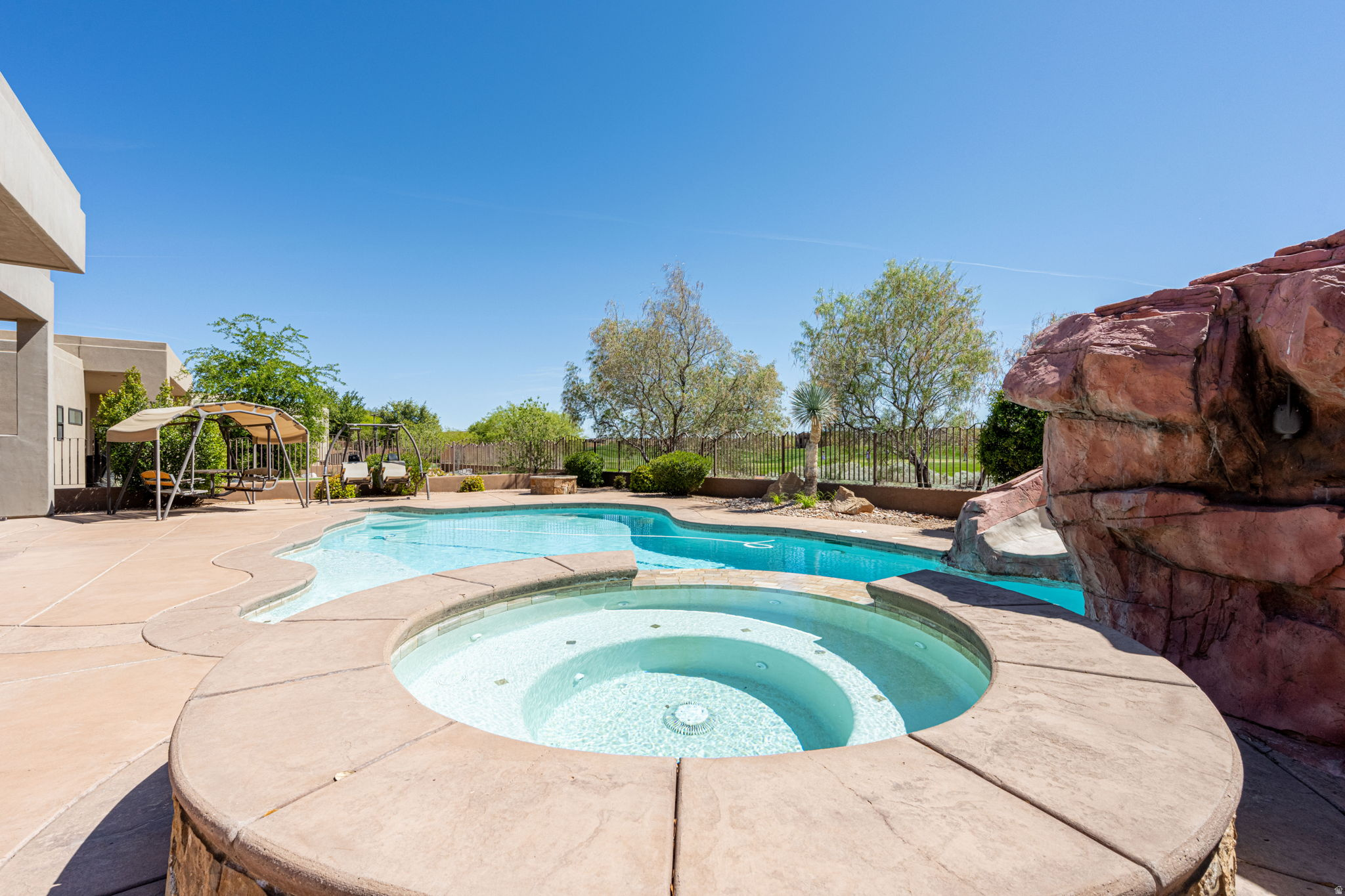 main property photo 38