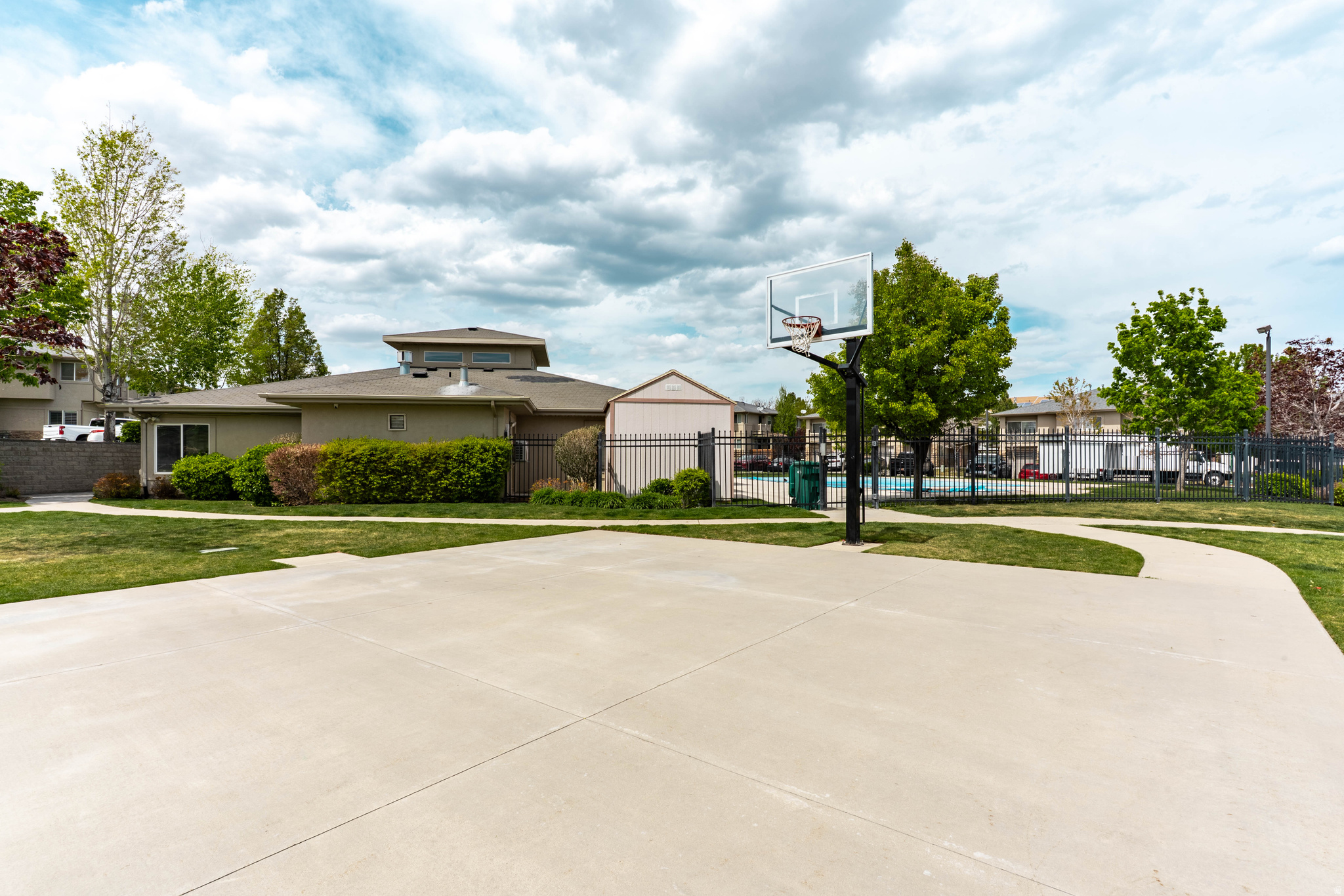 main property photo 16