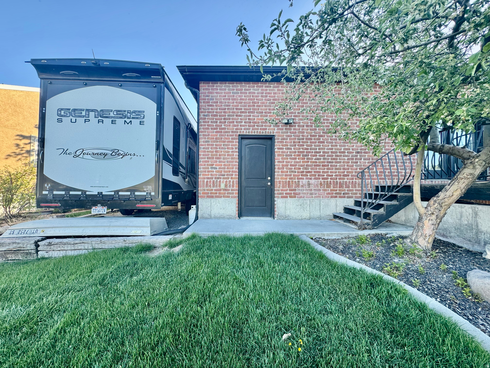 main property photo 45