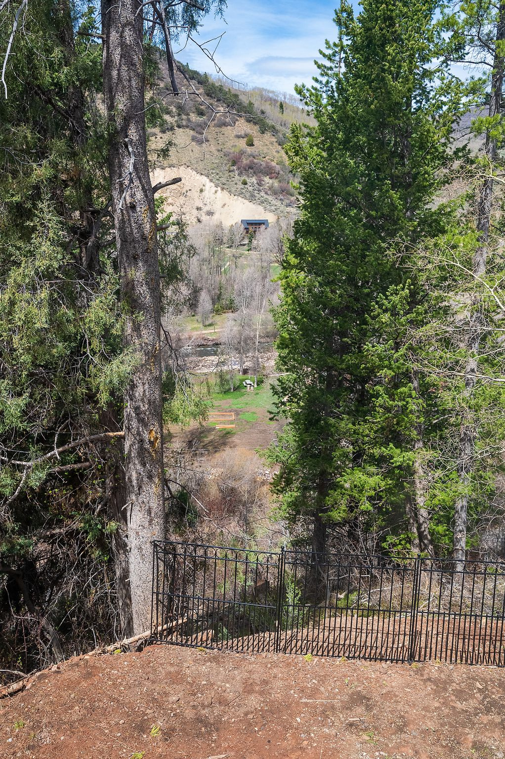 main property photo 25