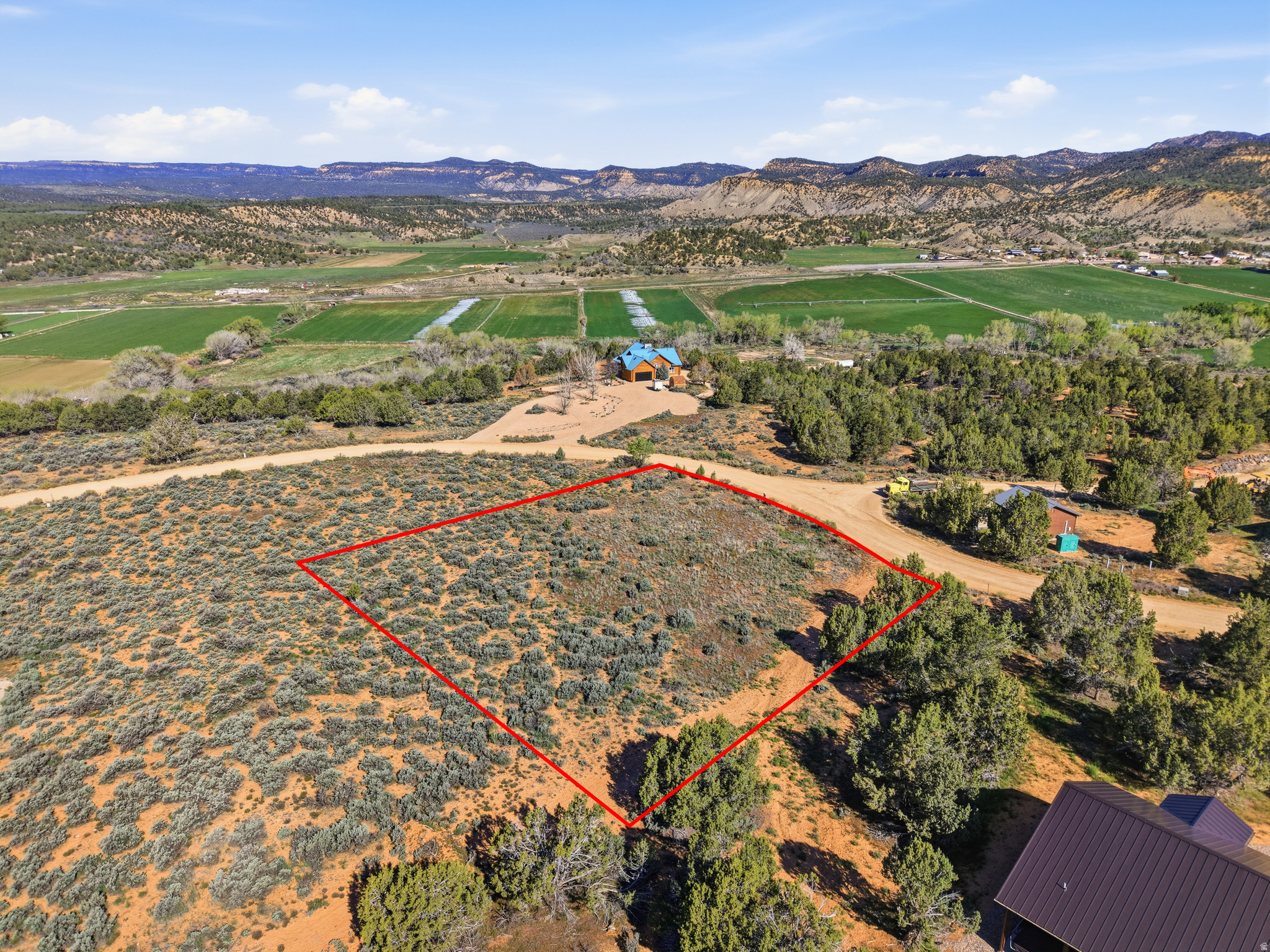 main property photo 6
