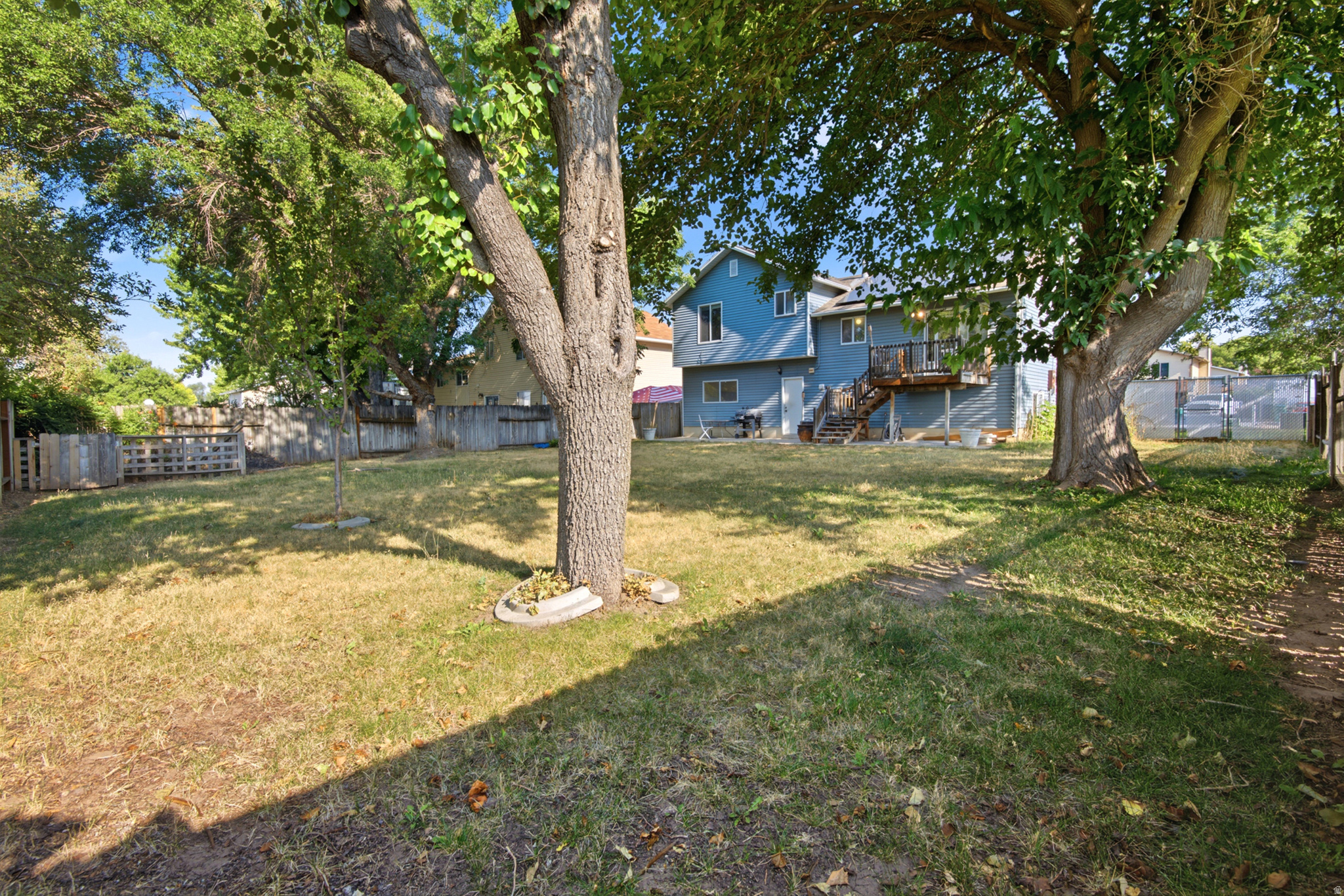 main property photo 27