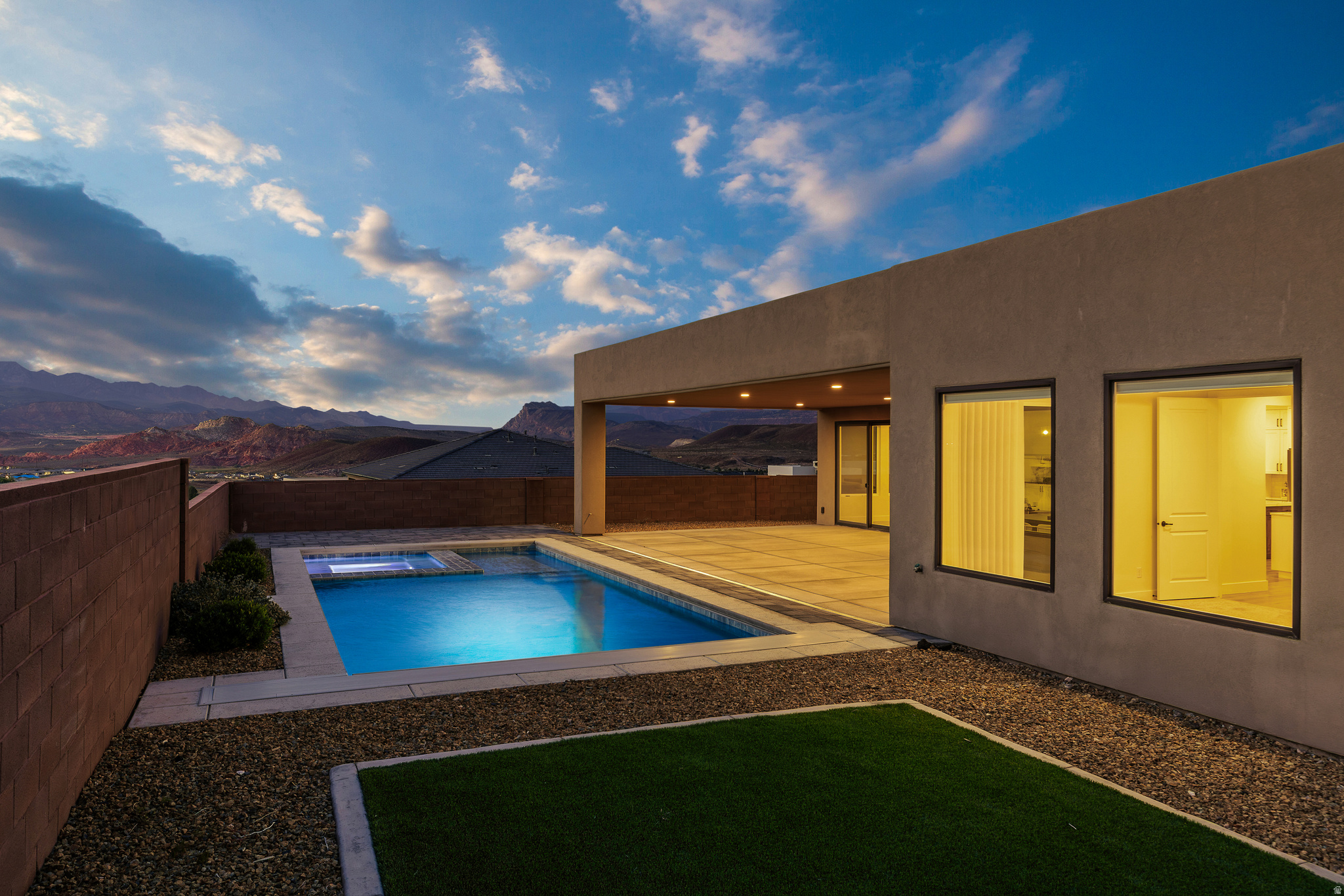 main property photo 27