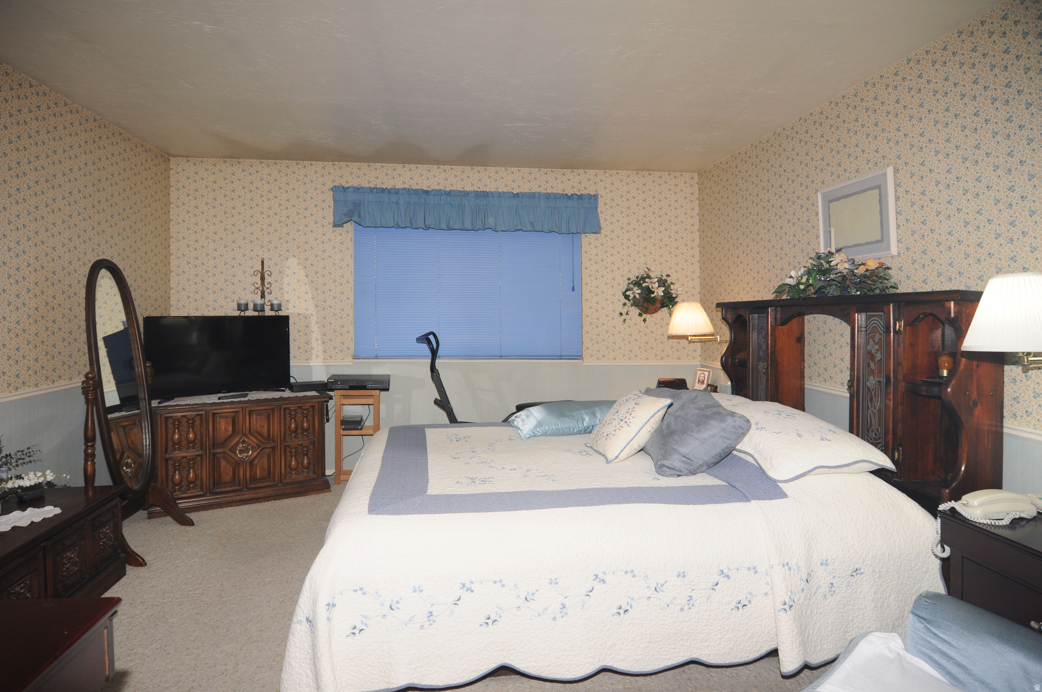 main property photo 10