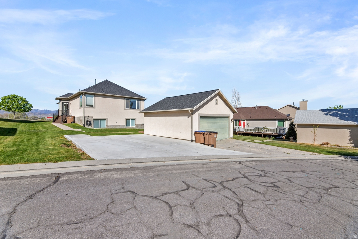 main property photo 38