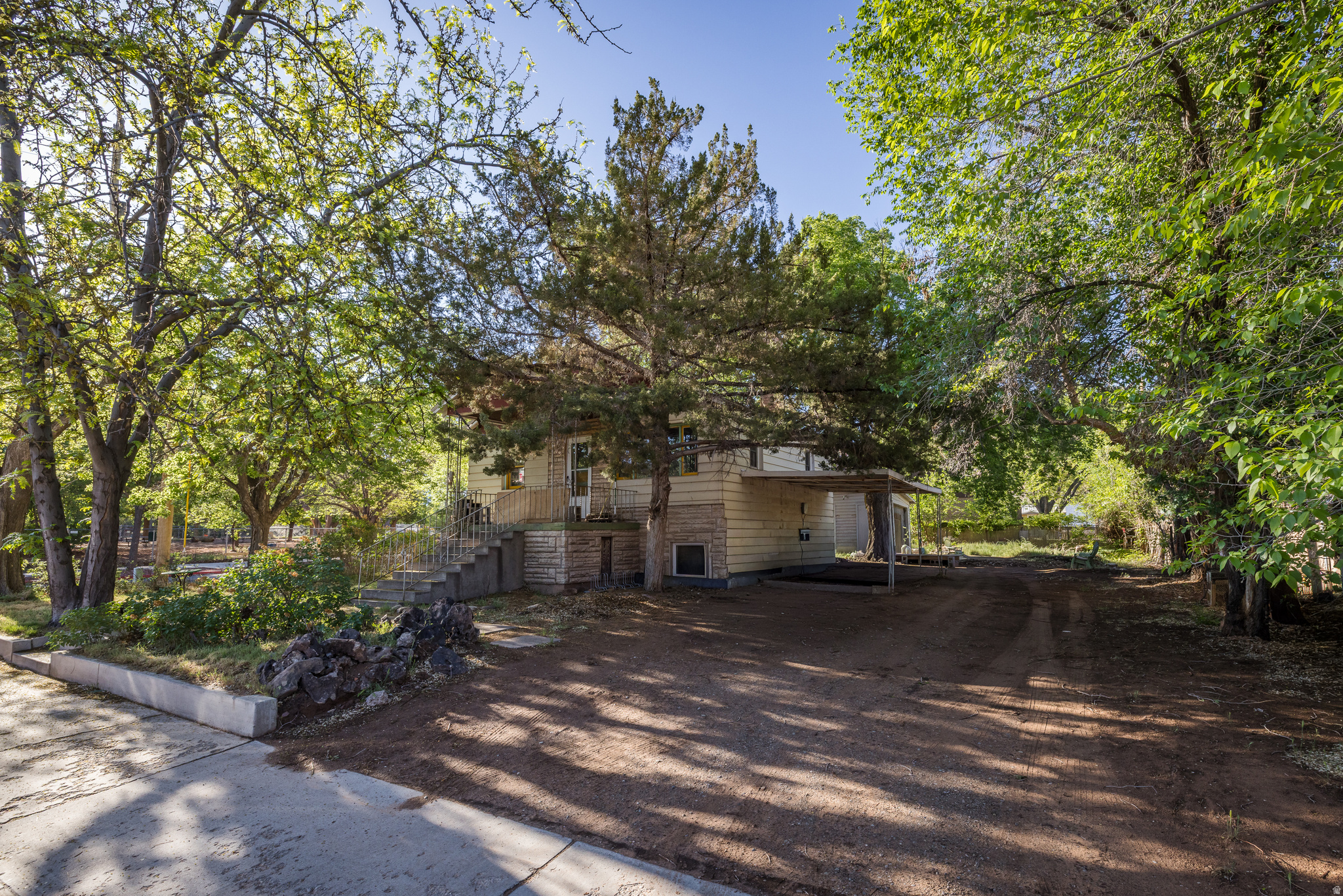 main property photo 10