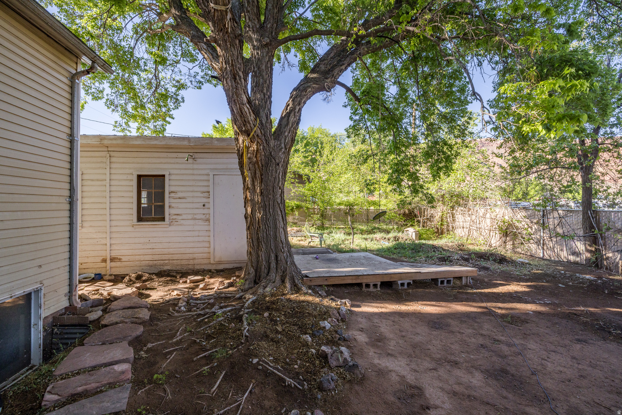 main property photo 15