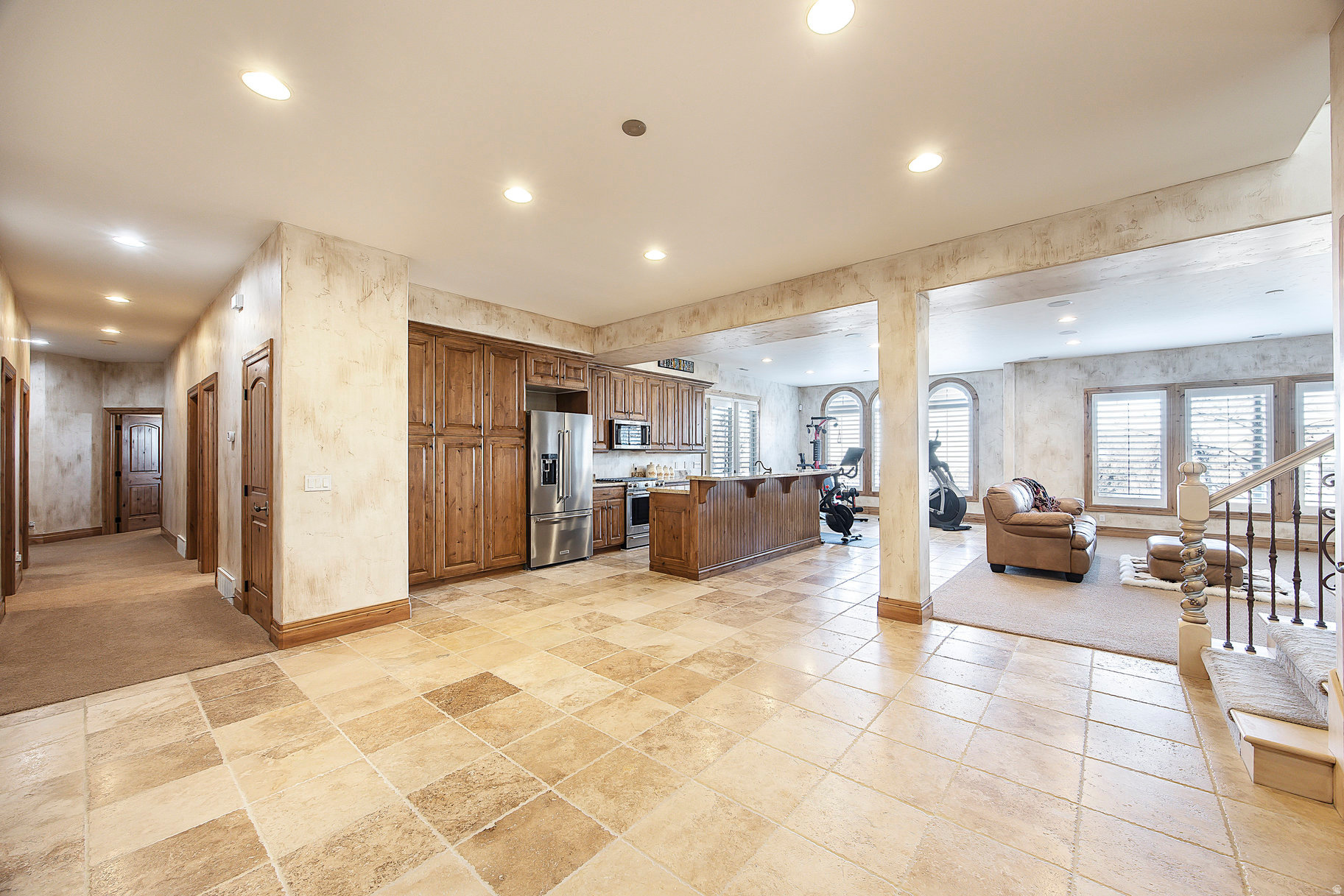 main property photo 25