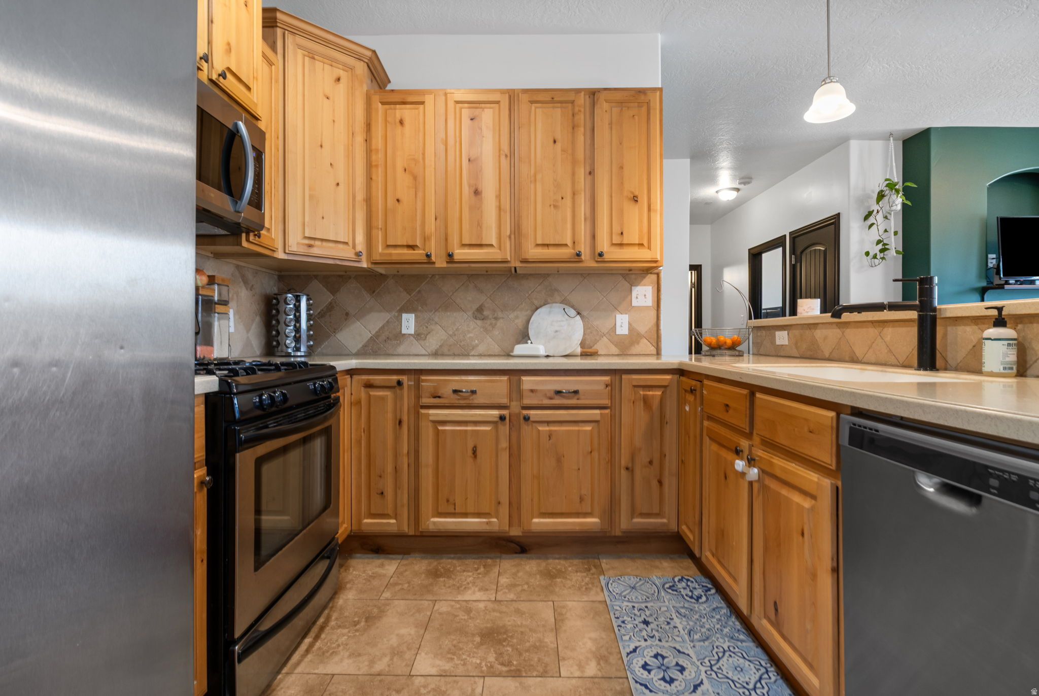main property photo 11