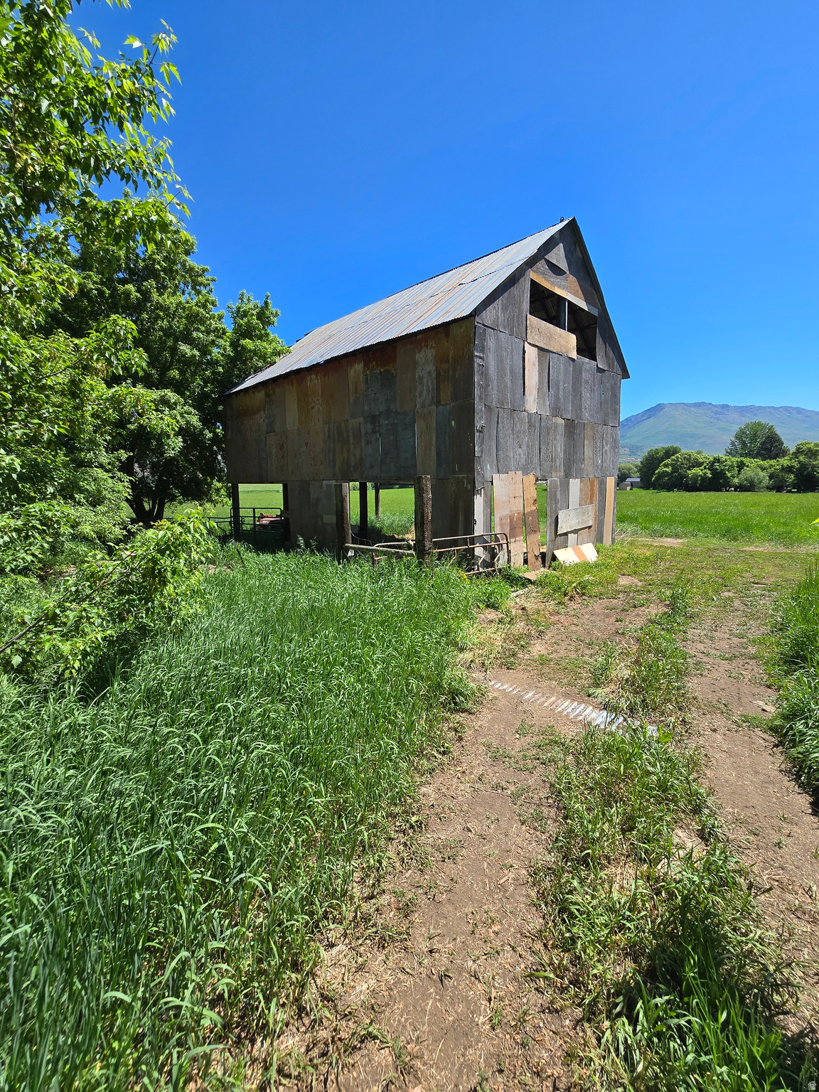 main property photo 8