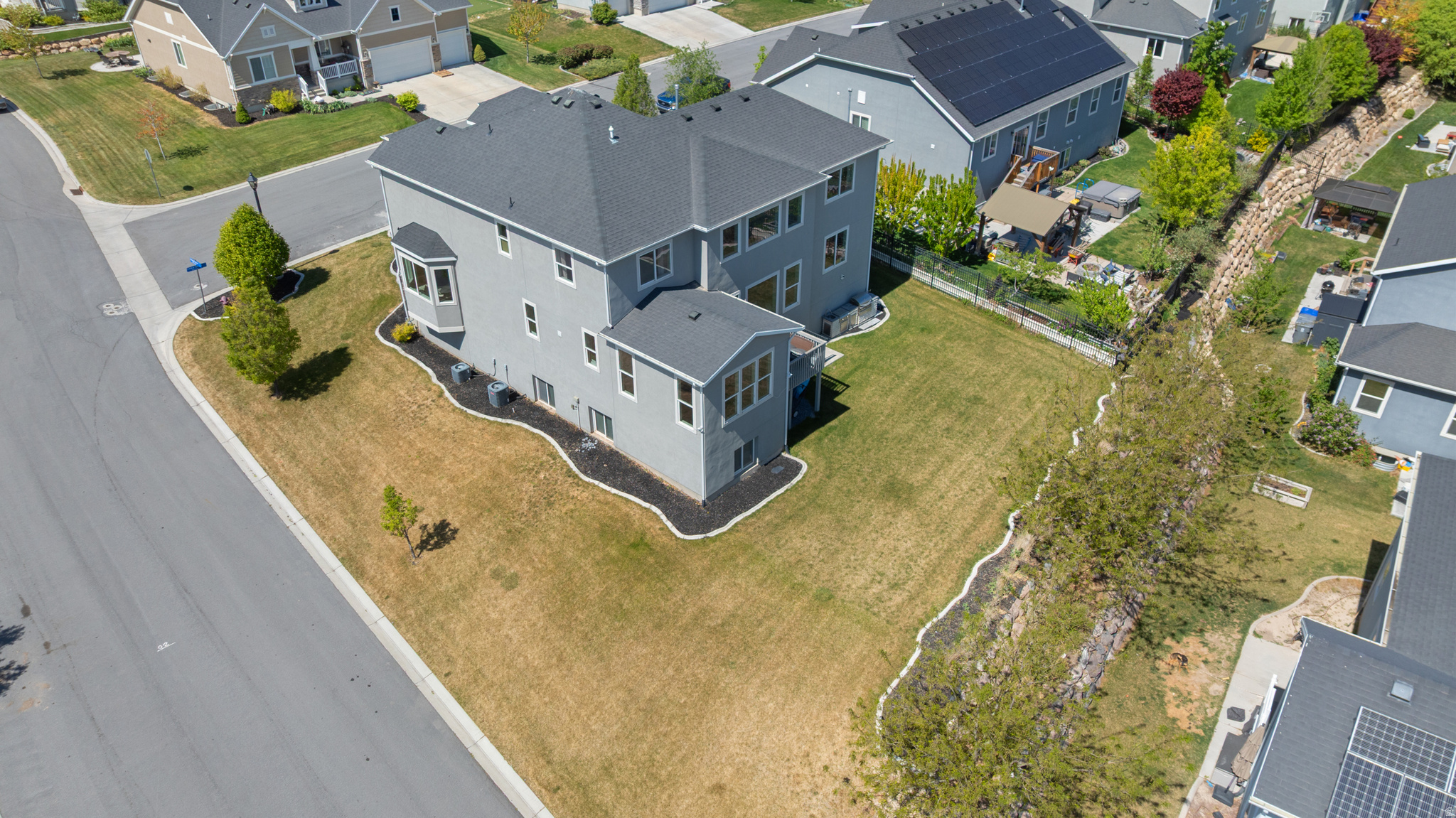 main property photo 39