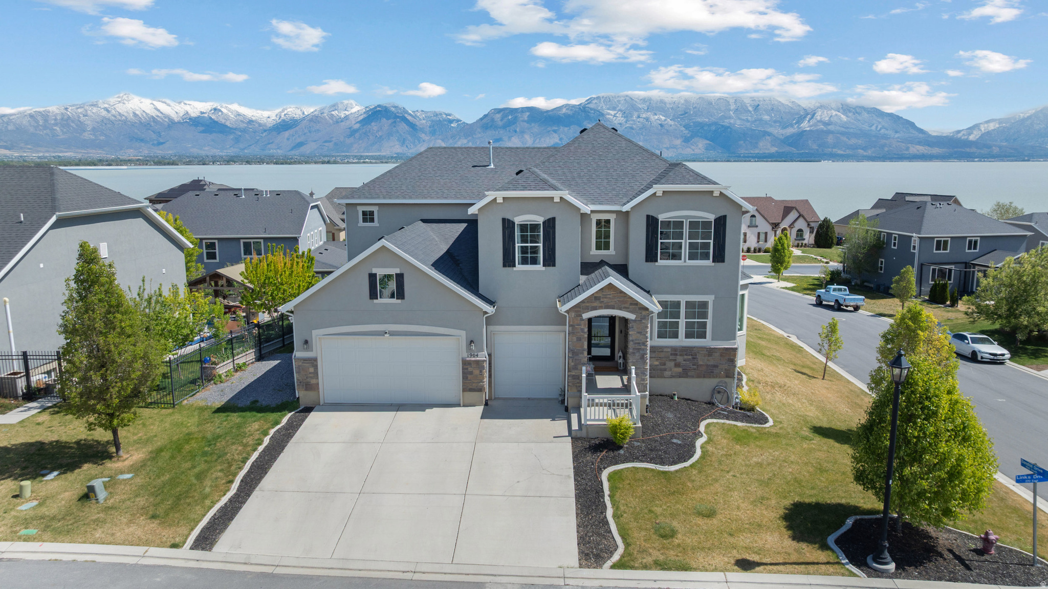 main property photo 45
