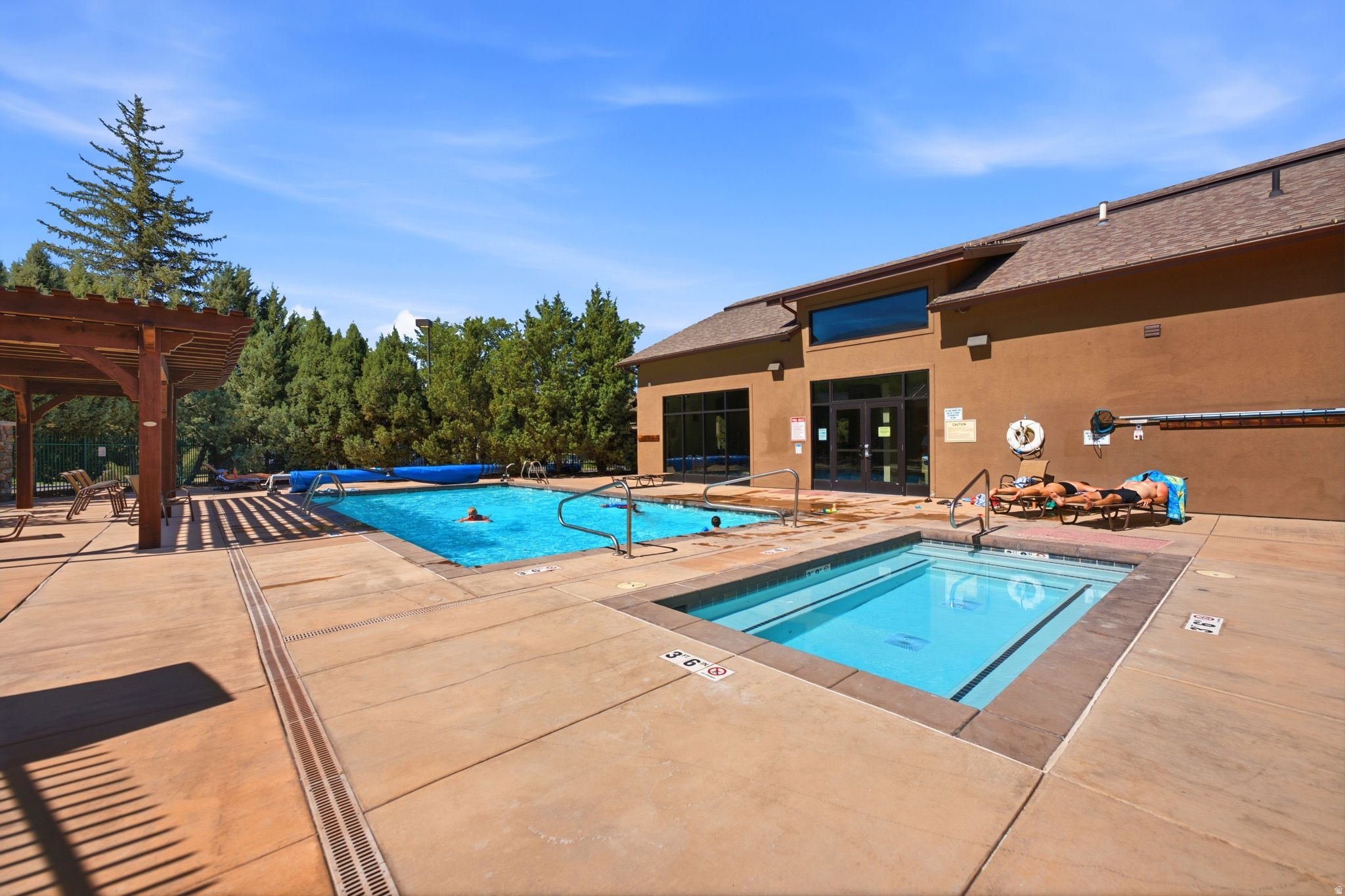 main property photo 29