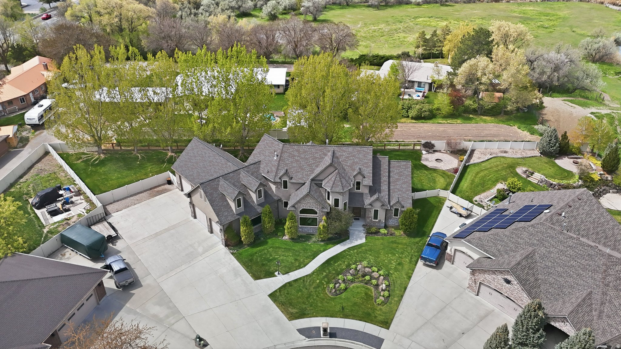 main property photo 34