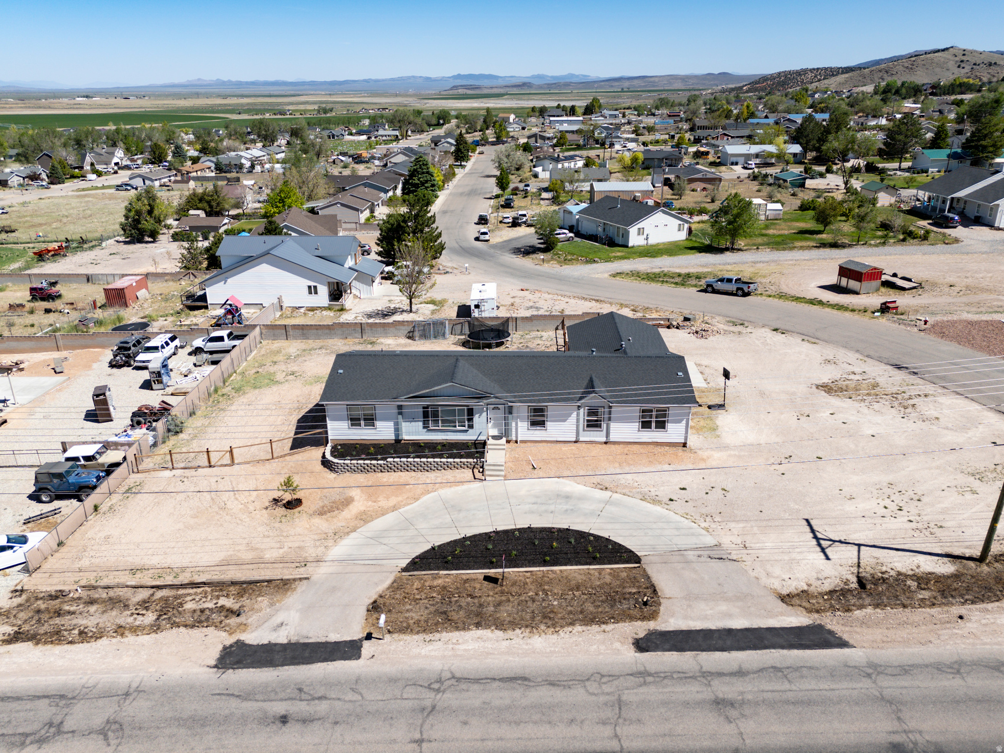main property photo 40