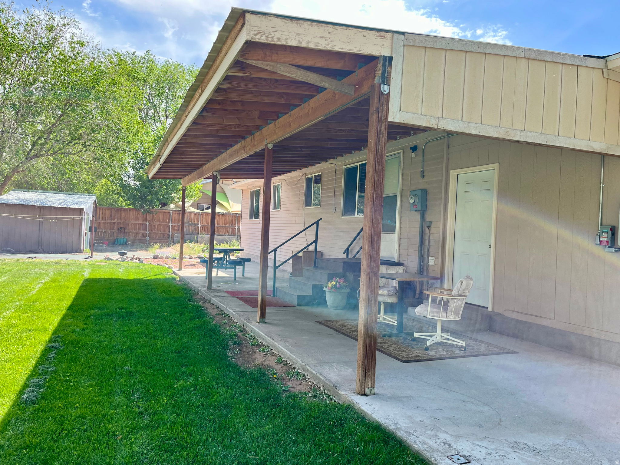 main property photo 28